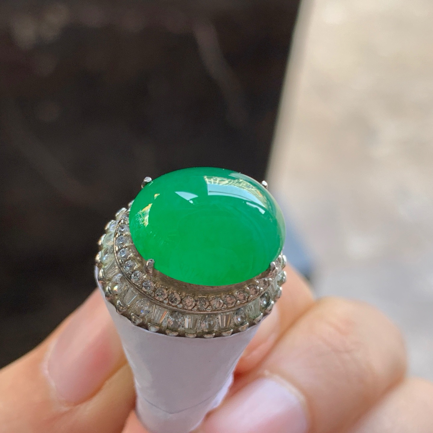 阳绿色戒面^_^色阳 玉质温润