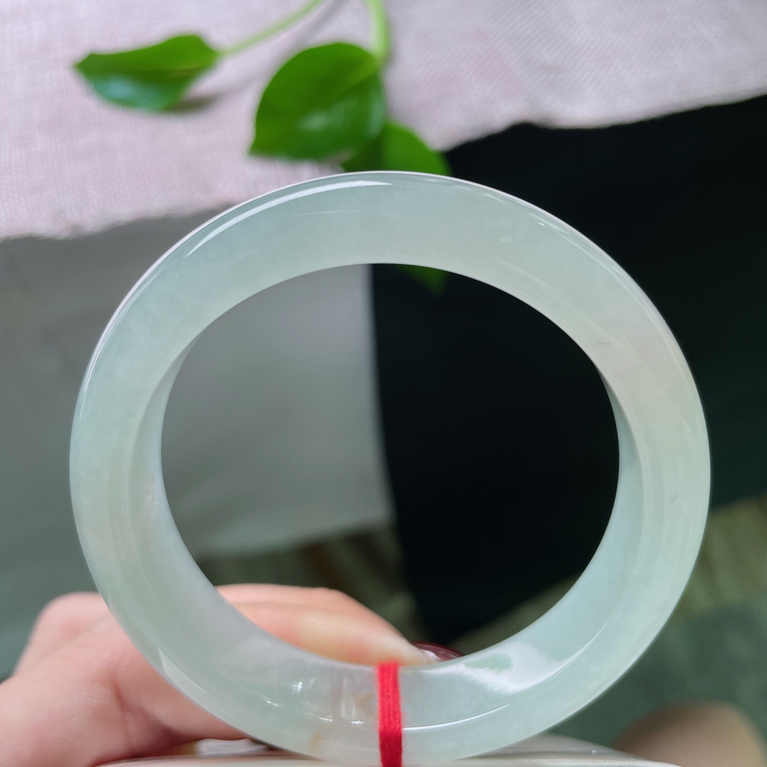 52.3/12.5/8.1，冰晴底正圈，种老，冰为骨，晴为魂。均匀、恬静，如水如天。洒金，ss495