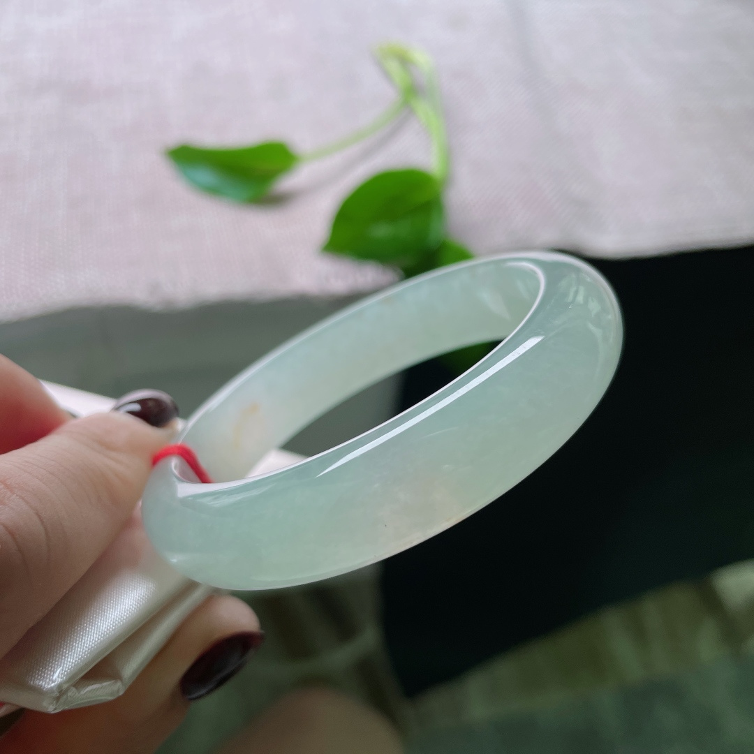 52.3/12.5/8.1，冰晴底正圈，种老，冰为骨，晴为魂。均匀、恬静，如水如天。洒金，ss49515a