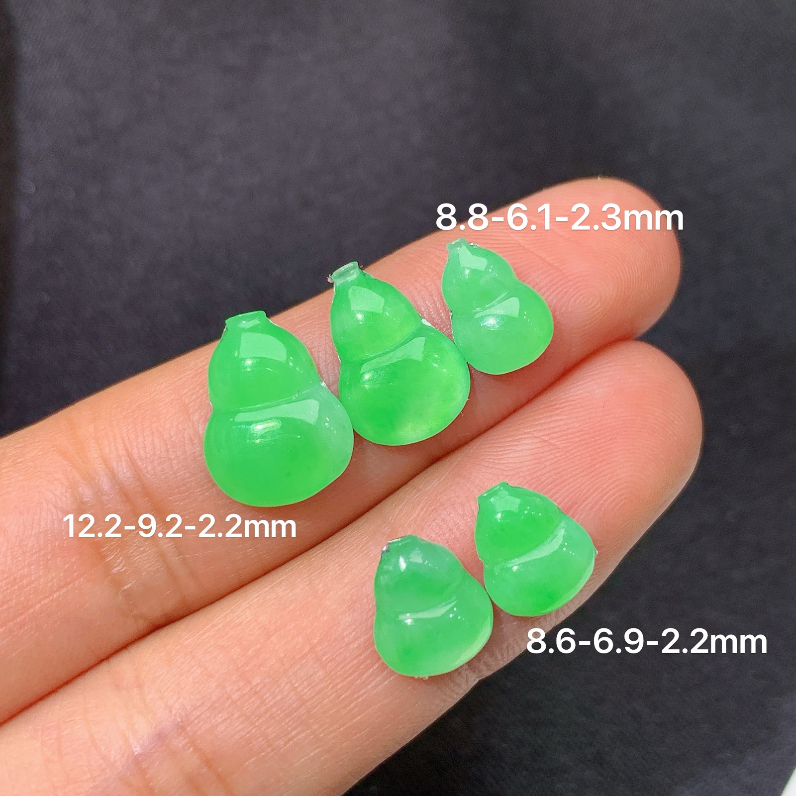 冰翠绿葫芦一手，镶嵌佳品，冰润细腻，种水足，Ht 尺寸12.2*9.2*2.2