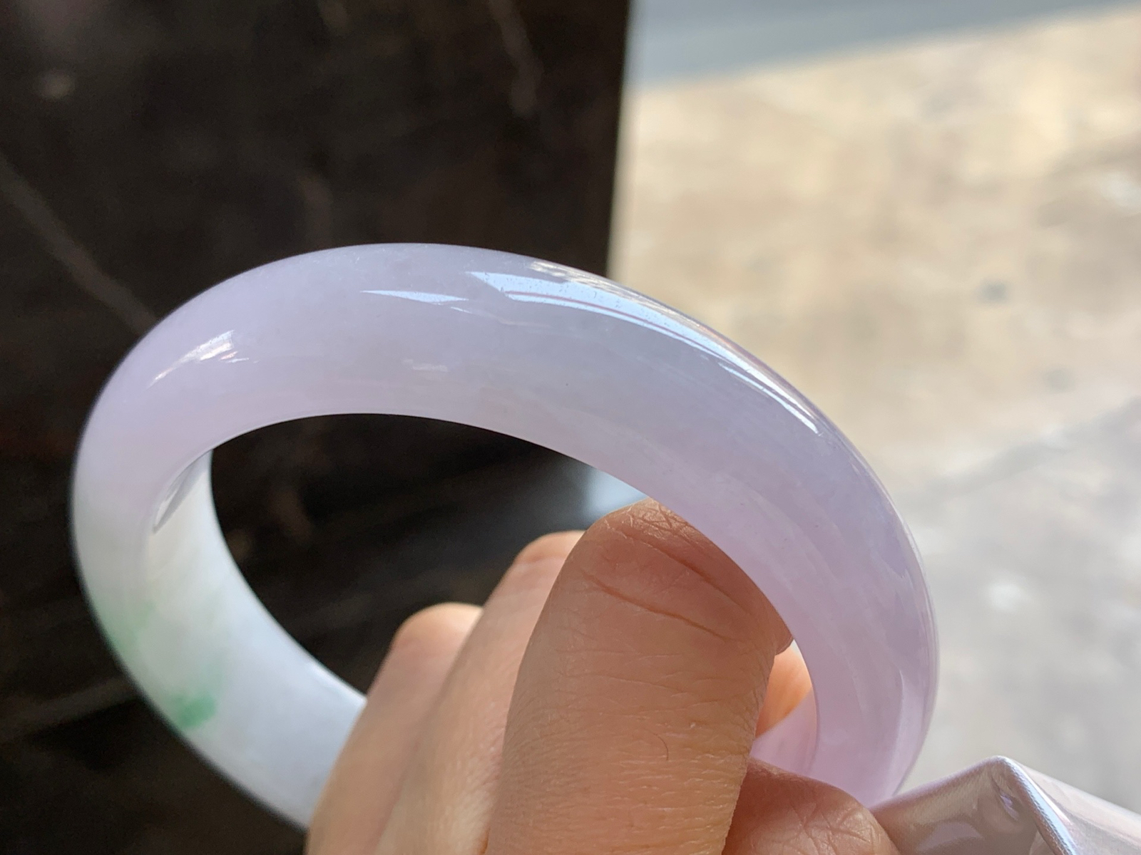 60.5-15.3-9.5

春带彩手镯^_^玉质温润 清新