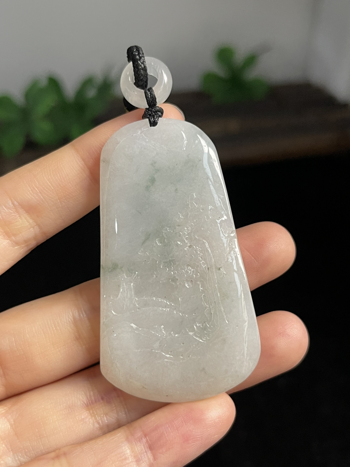 翡翠山水，配珠未测