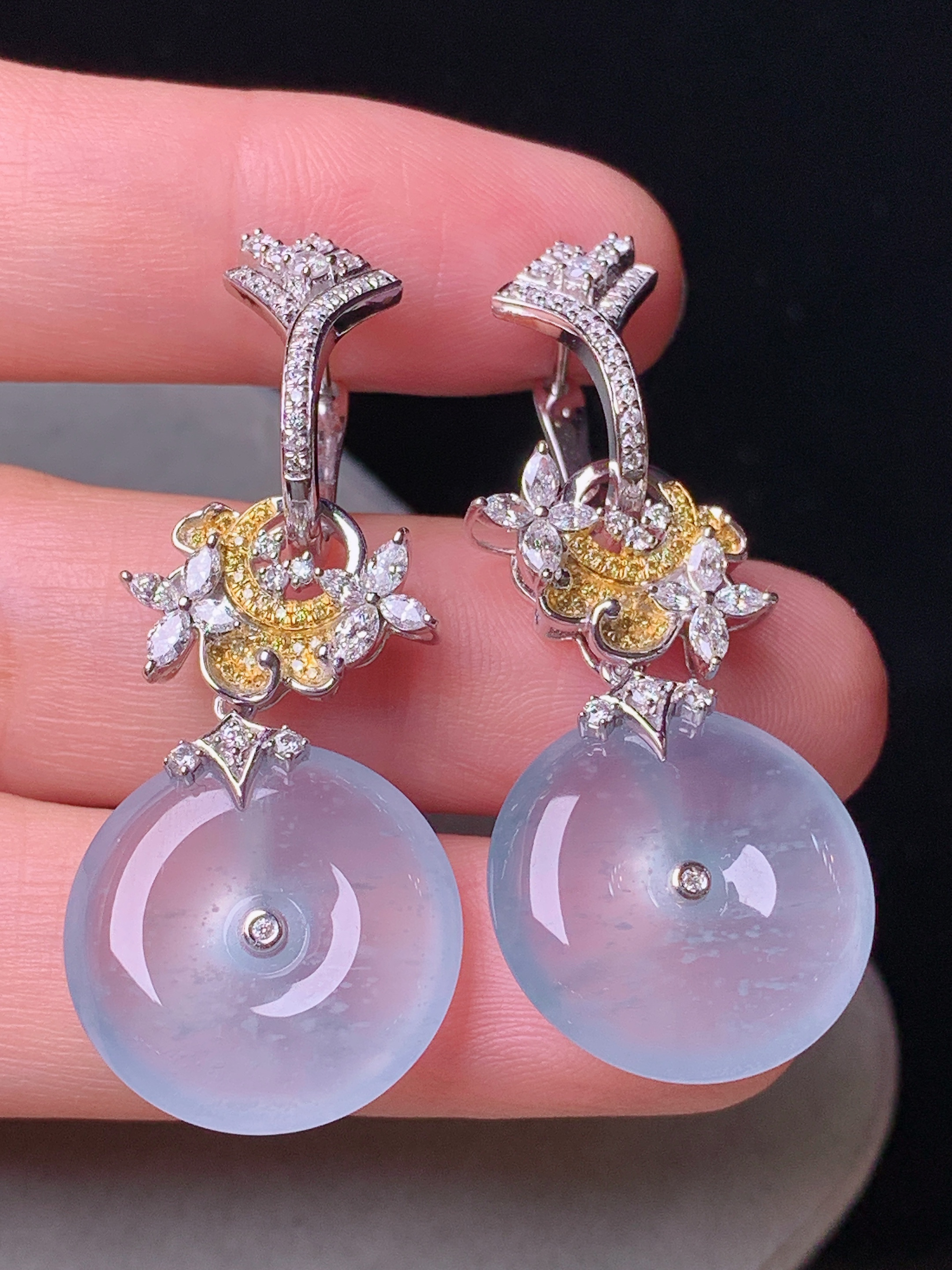 18k金钻镶嵌冰种浅蓝平安扣耳坠吊坠两用款玉质细腻 色泽艳丽清新 水润亮眼 整体尺寸42*18*5.6m5