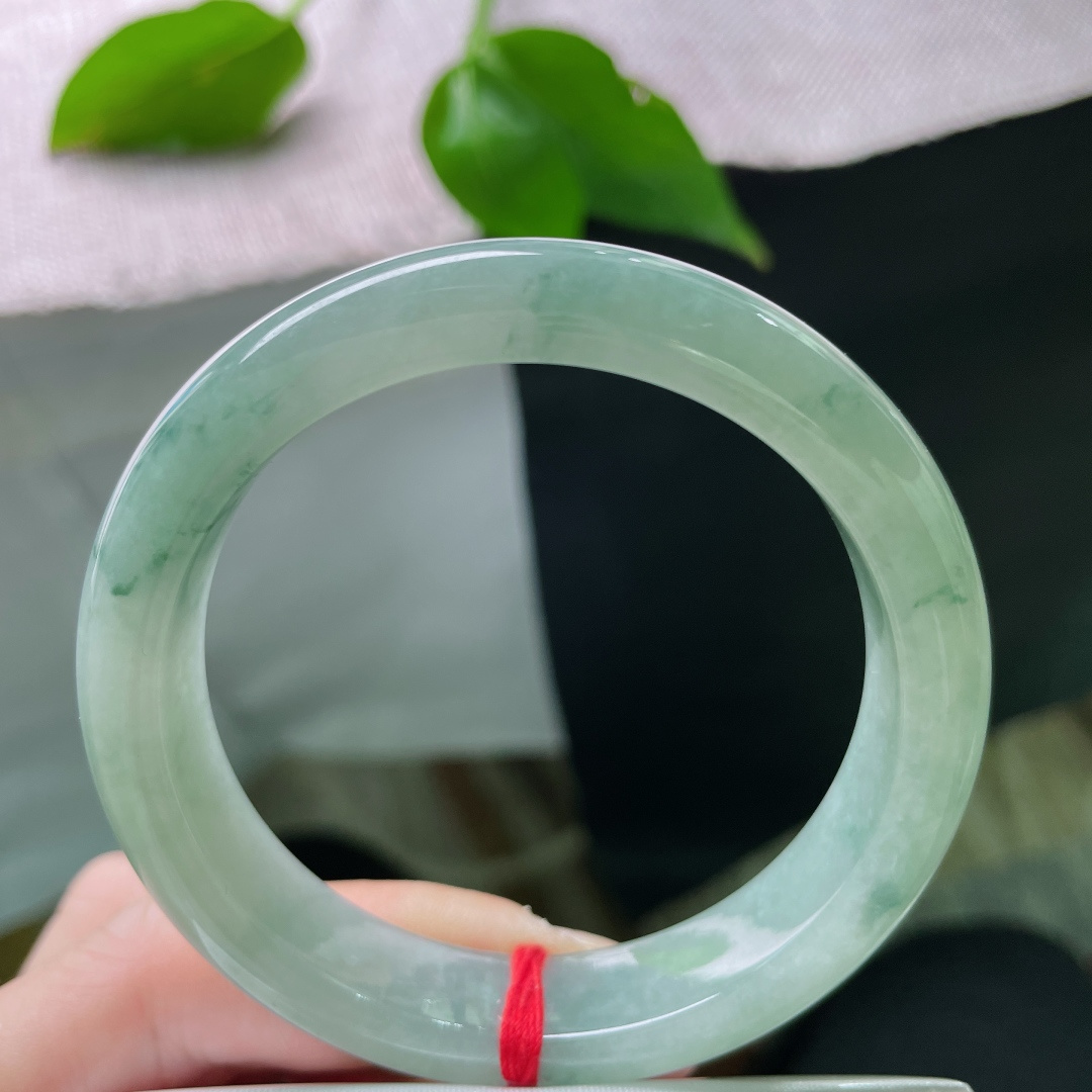 55.7/12.2/8.3飘花正圈，釉洁，种老，蓝底藏花，温润入心。，ss49360a