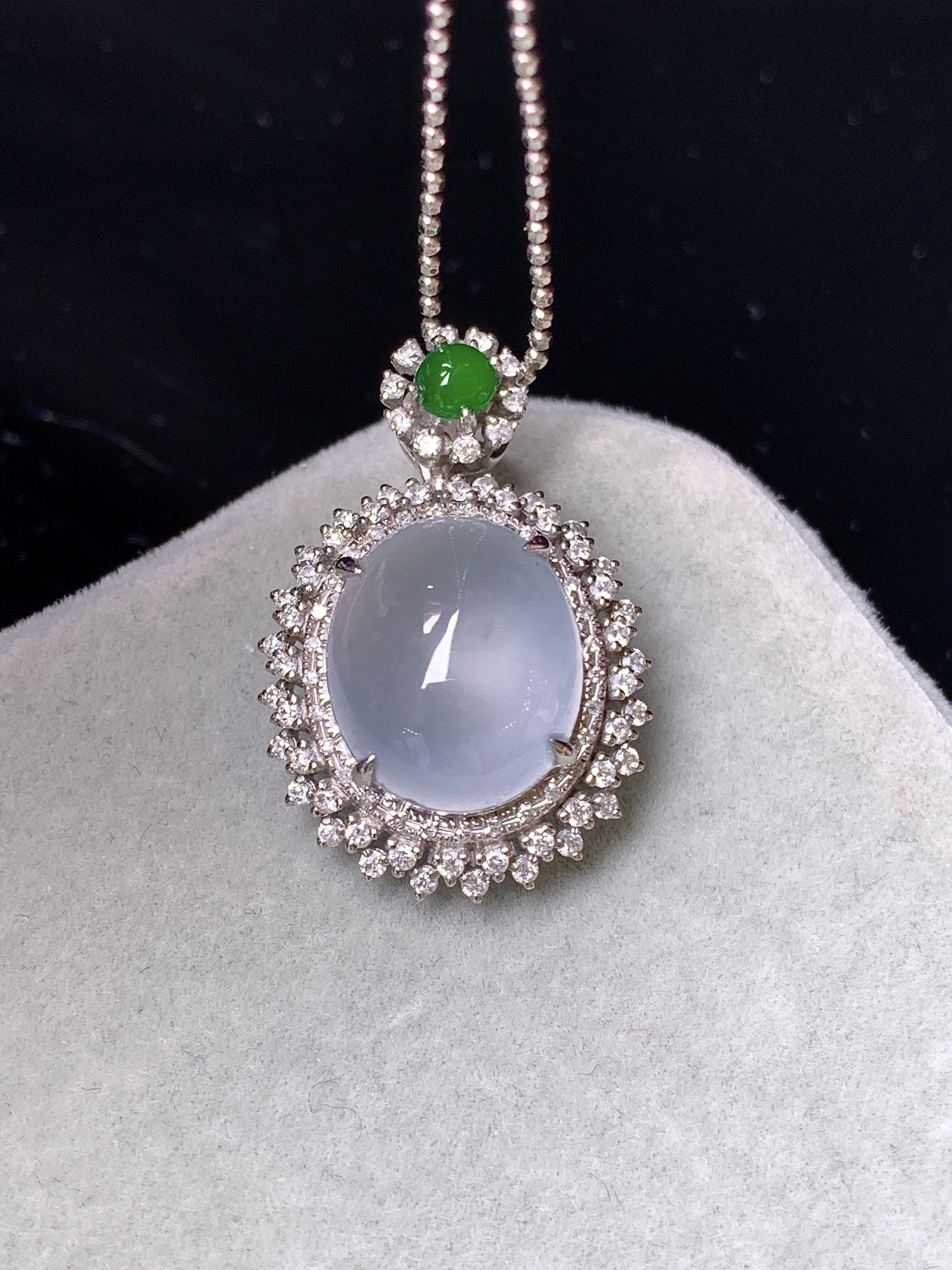 18k金钻镶嵌冰种蛋面吊坠 玉质细腻 色泽艳丽清新 水润亮眼 整体尺寸24.5*16.2*10m5