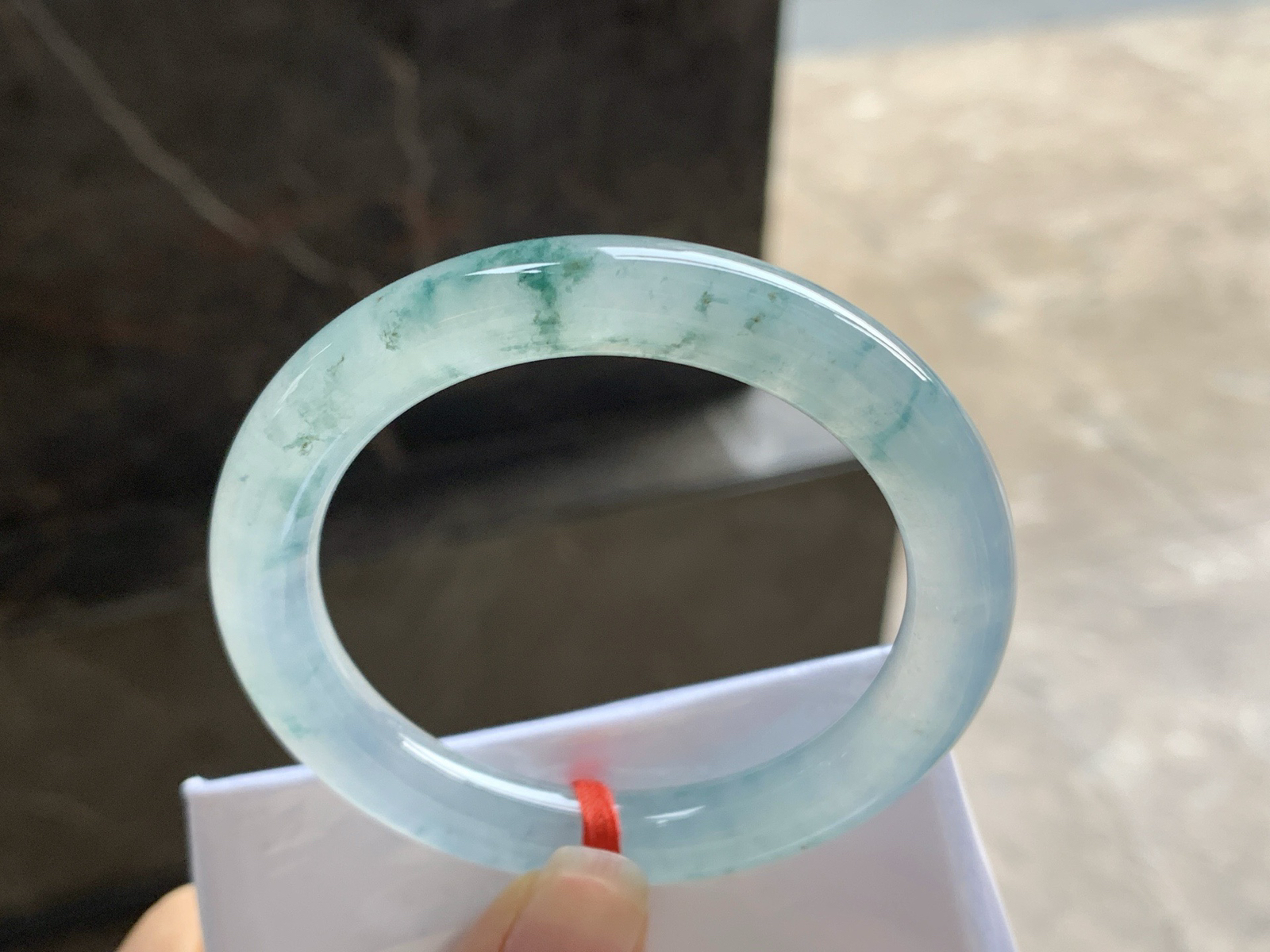 50.5-8.9

冰蓝花圆条手镯^_^冰透