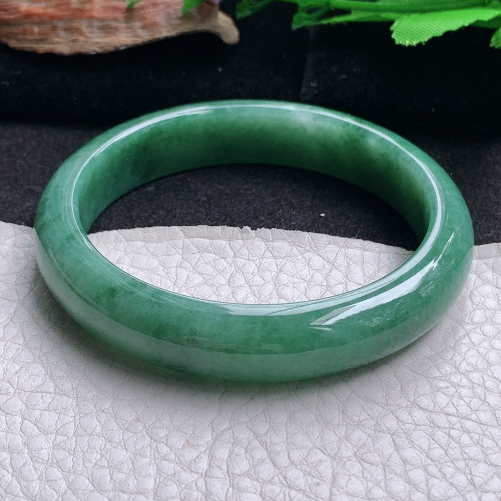 n实拍56*12*7.5平安镯 天然翡翠a货手镯水润满绿正圈玉镯子