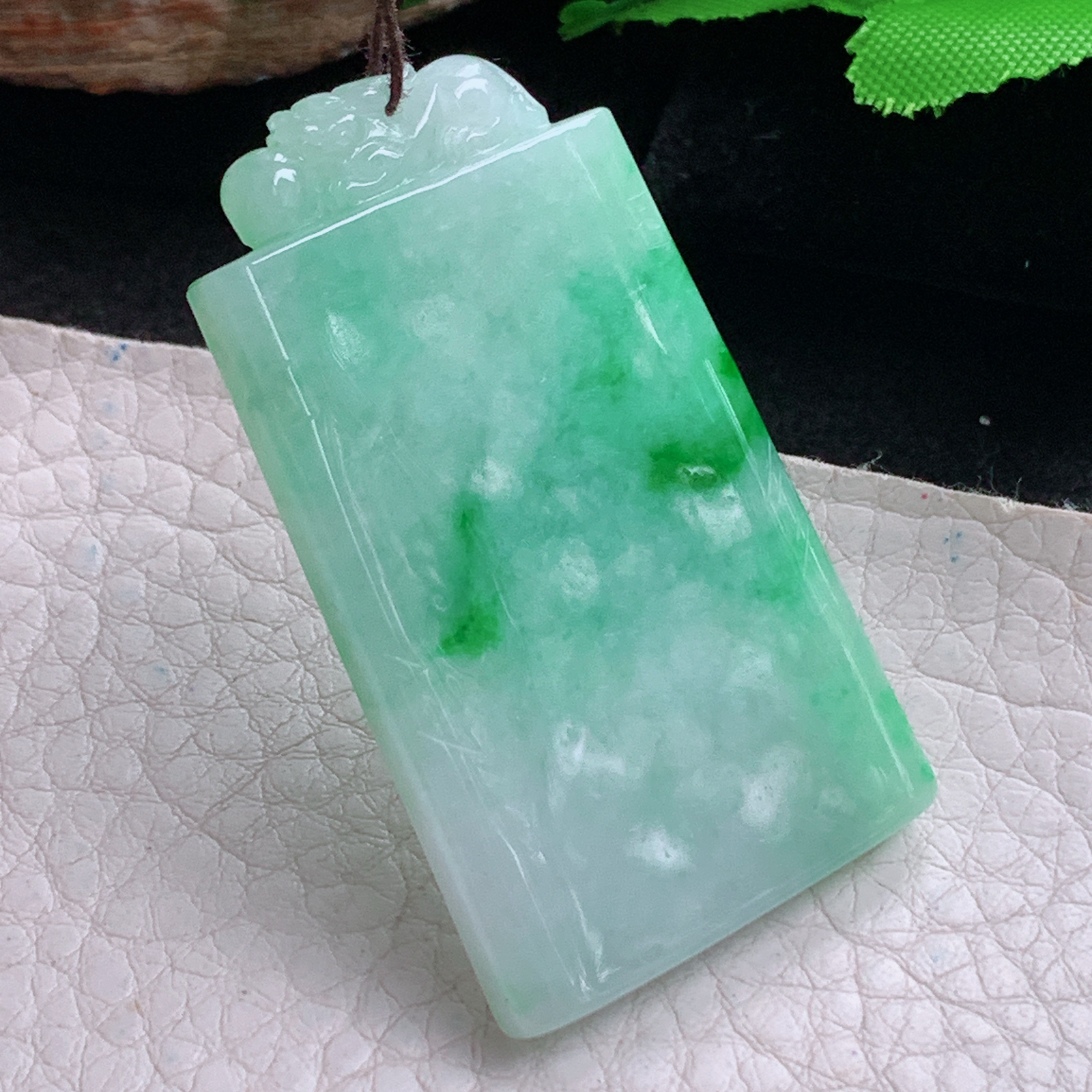 ktj实拍49.3*28.3*5.8天然缅甸翡翠飘阳绿平安无事牌吊坠四六牌男款素牌