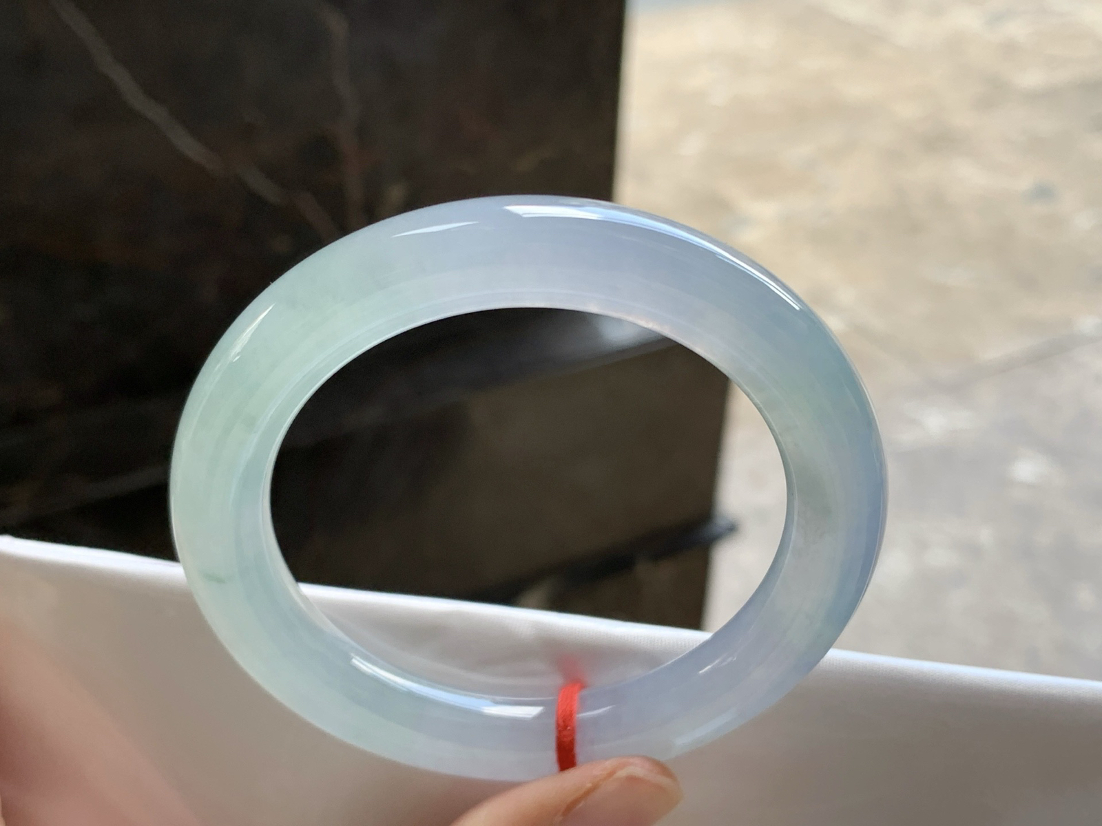 56.5-10.3

冰种圆条手镯^_^透亮