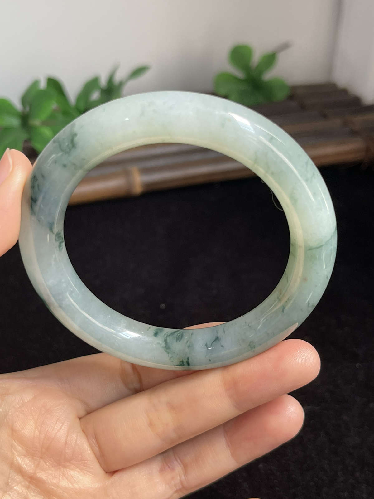 圆镯54.5圈口，翡翠手镯