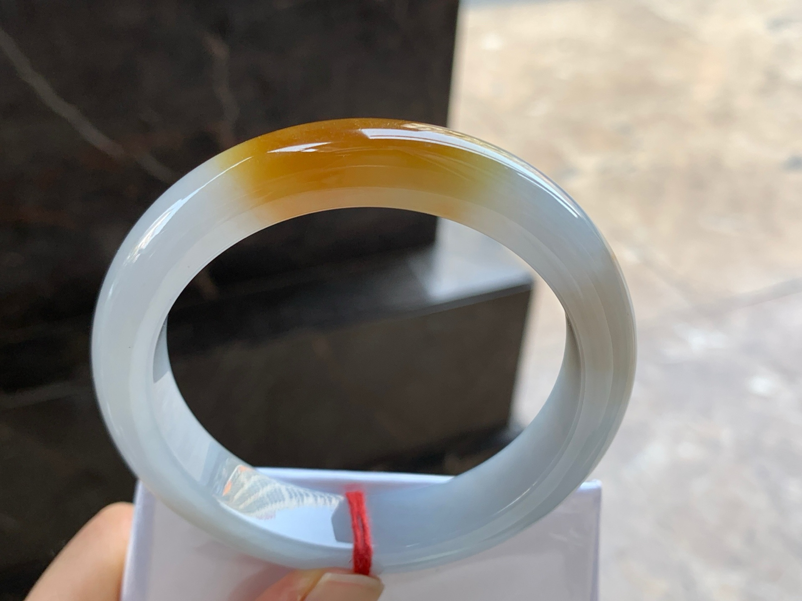 57.5-12.7-8.8

黄翡手镯^_^玉质温润