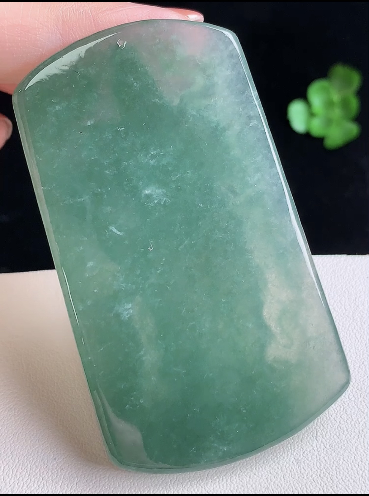 冰蓝水关公，完美，
尺寸68.1/39.7/7.3