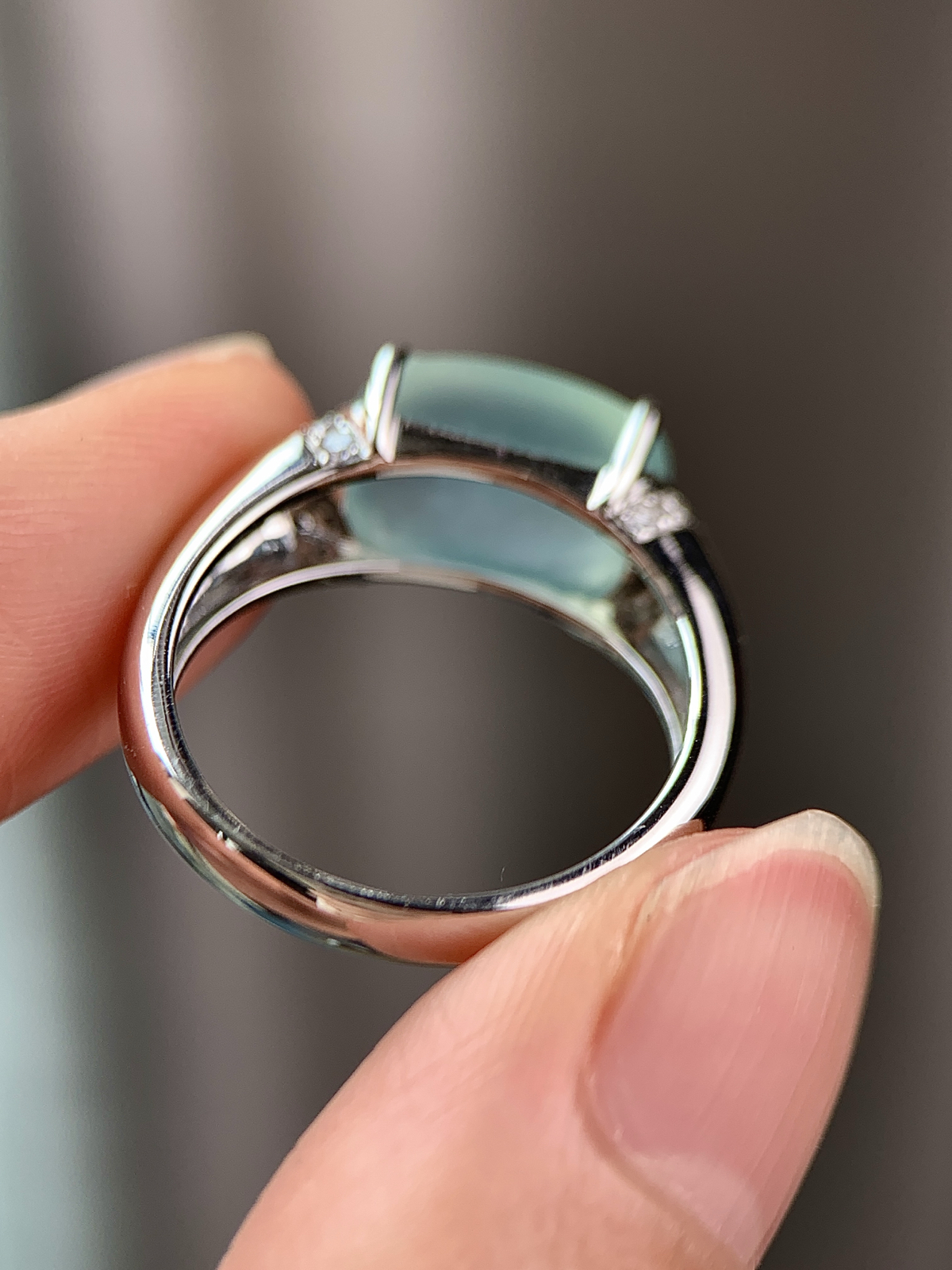 18K镶嵌冰晴底戒指
尺寸：7.5-12.1-4.4
戒圈：14号