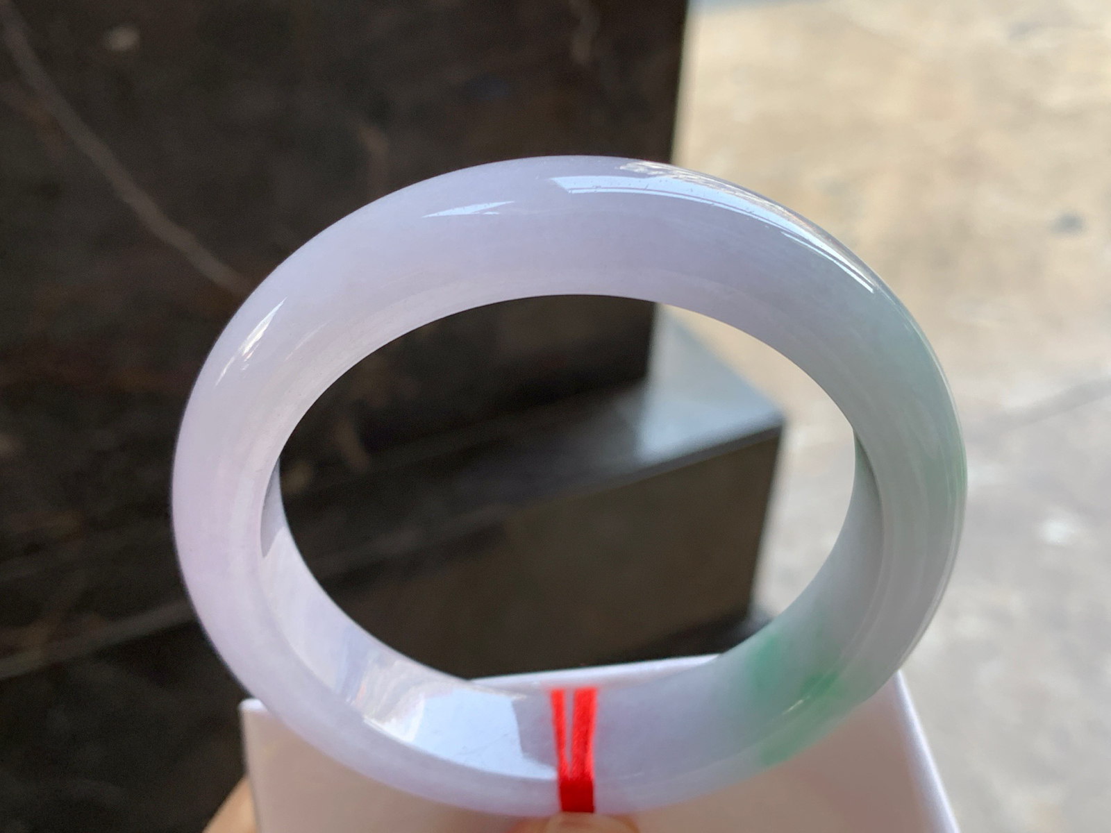 60.5-15.3-9.5

春带彩手镯^_^玉质温润 清新