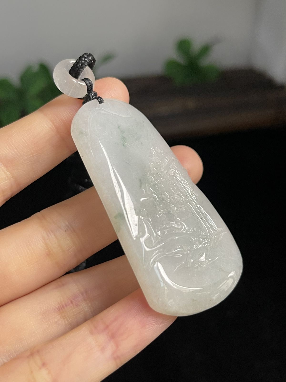 翡翠山水，配珠未测