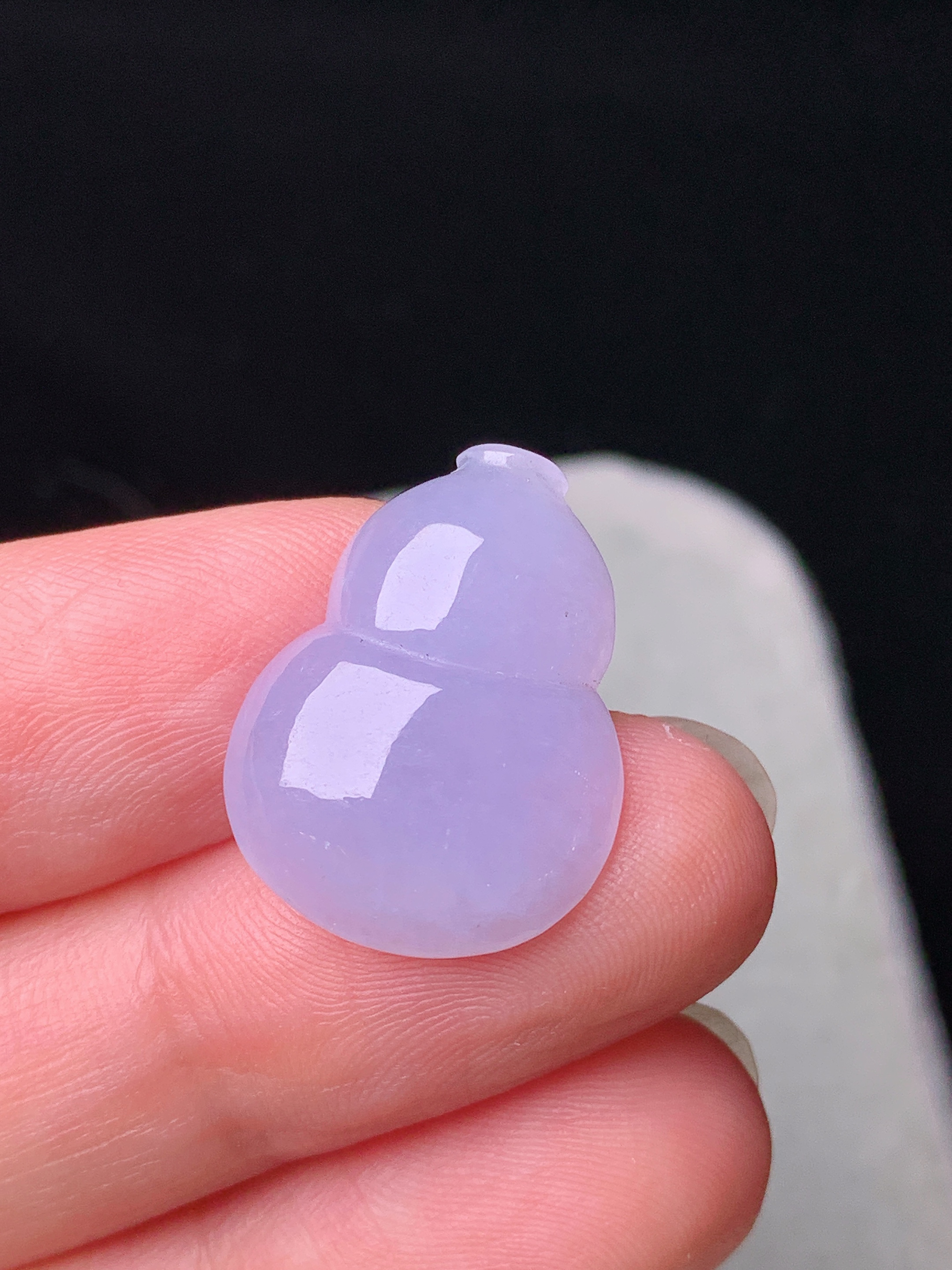 镶嵌款 紫罗兰葫芦吊坠 玉质细腻 色泽艳丽清新 水润亮眼 整体尺寸20.6*15.5*5.2t5