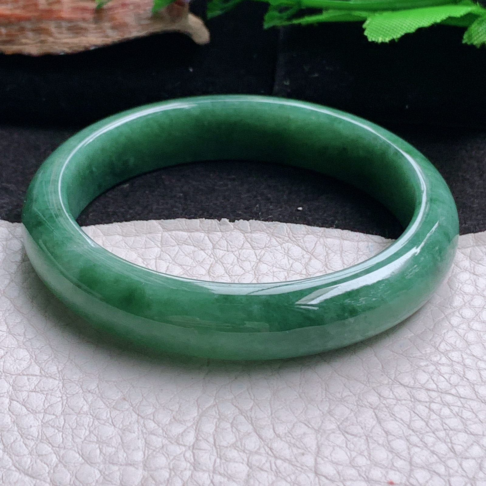 n实拍56*12*7.5平安镯 天然翡翠a货手镯水润满绿正圈玉镯子