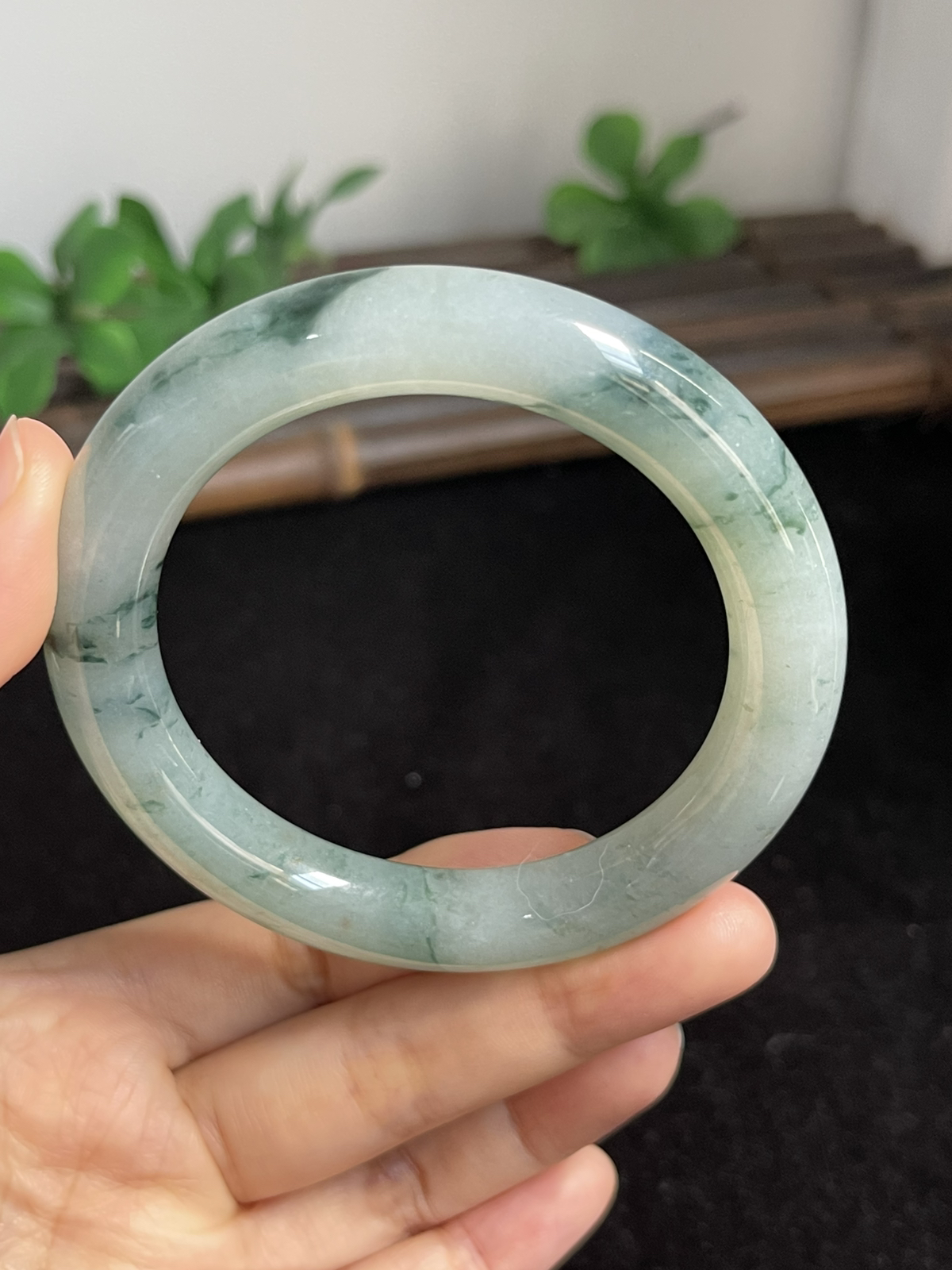 圆镯54.5圈口，翡翠手镯