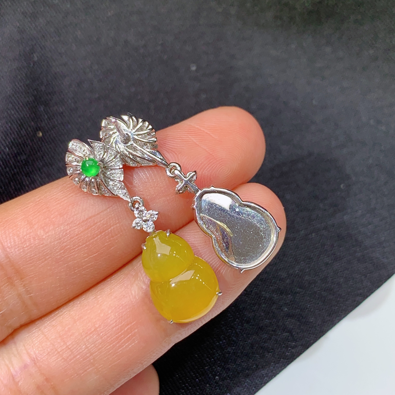 冰黄翡葫芦耳坠，18k金镶嵌，简约时尚，冰润鲜艳，种水足，Jz 尺寸12.3*8.6*3.3