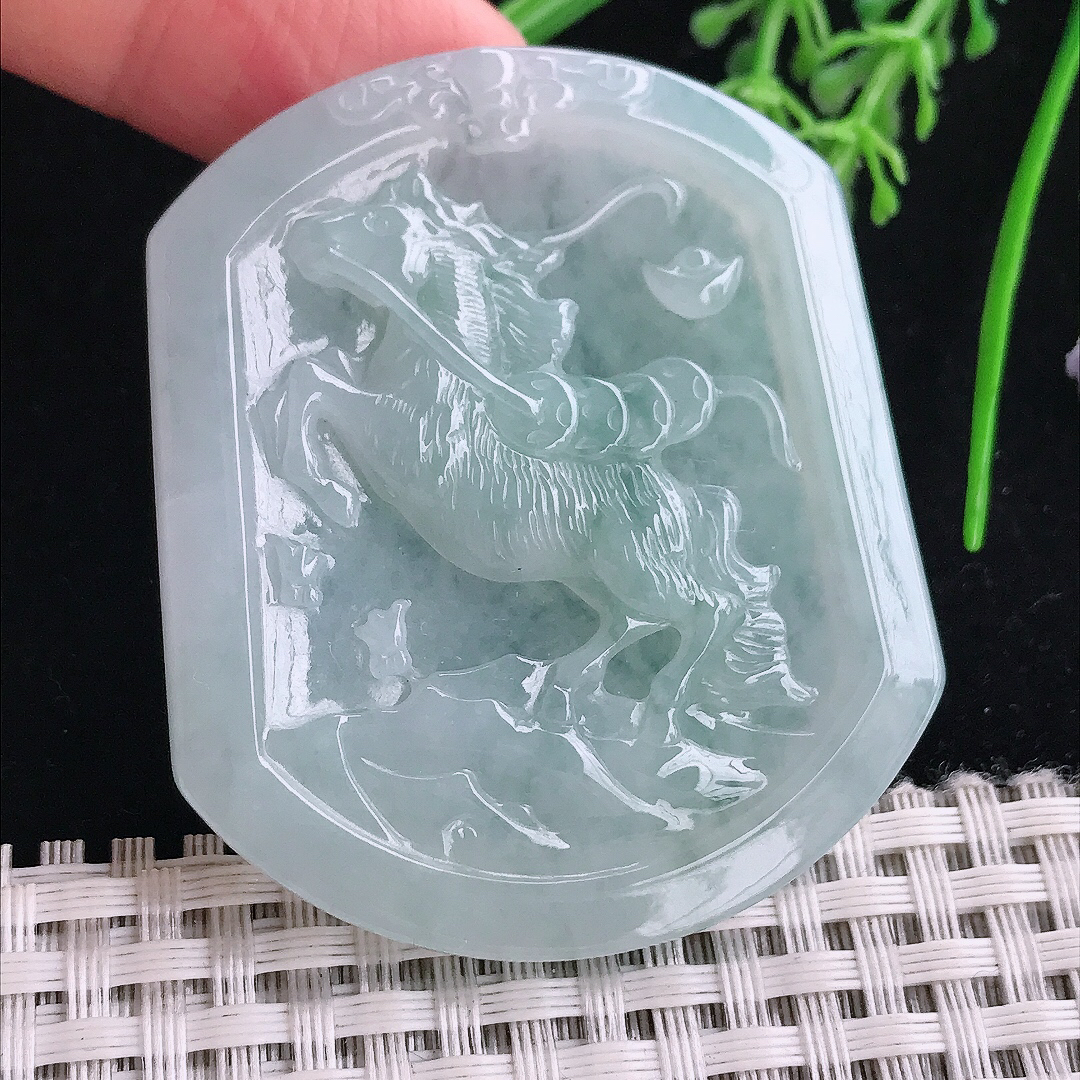 实拍A货翡翠53.6/45.5/5.2老坑冰胶水灵冰晴马上有钱马牌吊坠翡翠玉挂件