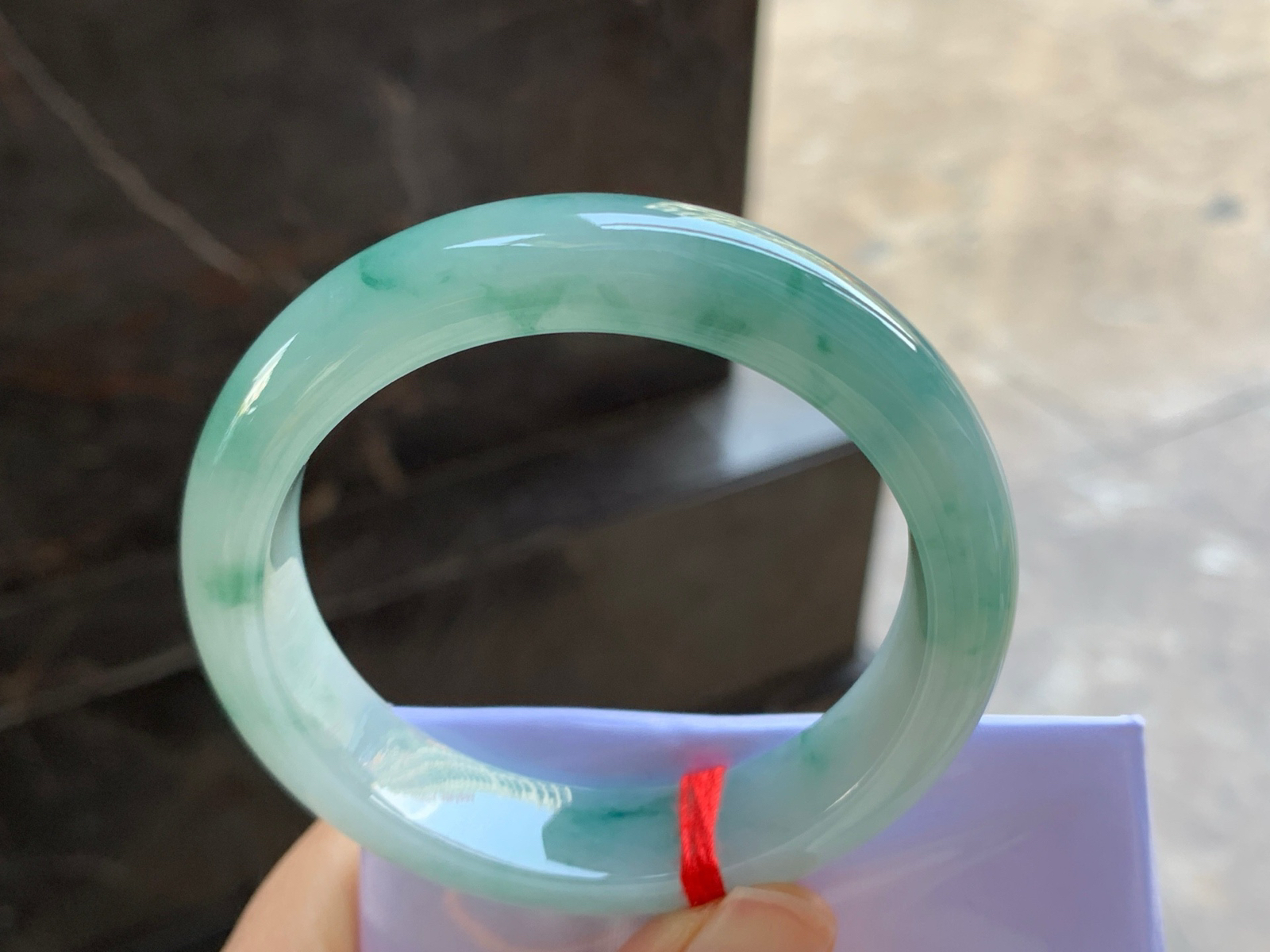 53.5-13.2-8.5

飘花手镯^_^玉质温润