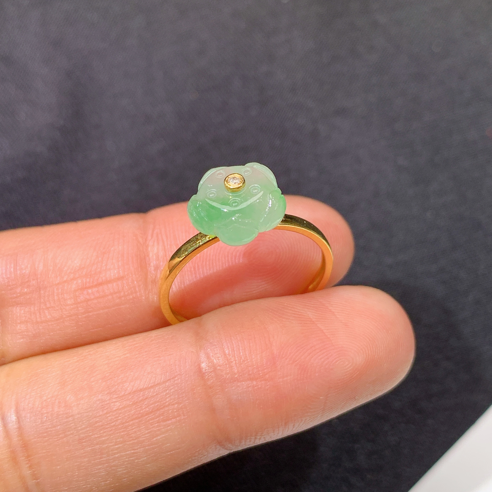 冰飘绿莲蓬戒指，18k金镶嵌，简约时尚，冰润细腻，种水足，Zhu 圈口14 尺寸8.7*4.5