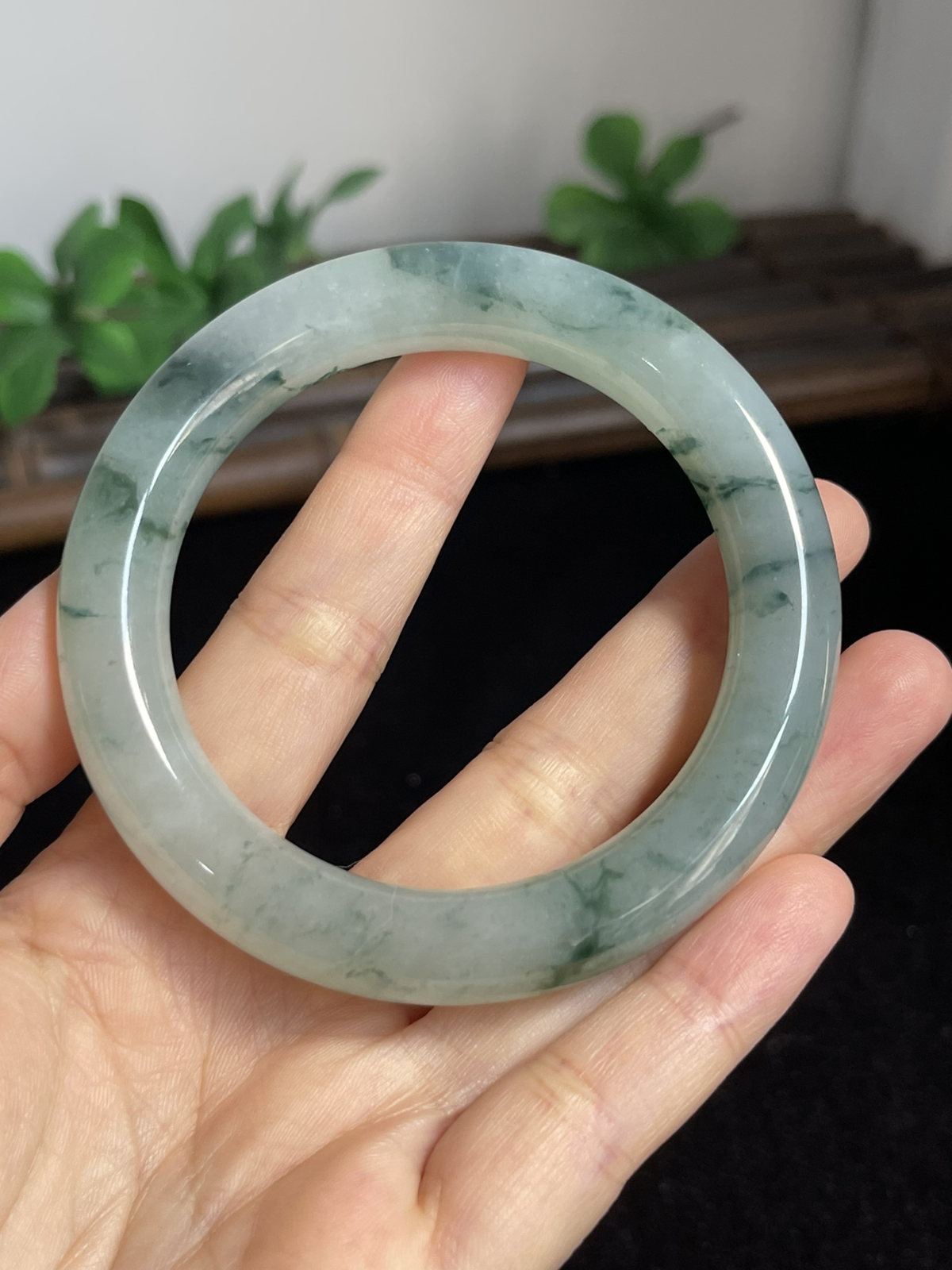 圆镯54.5圈口，翡翠手镯