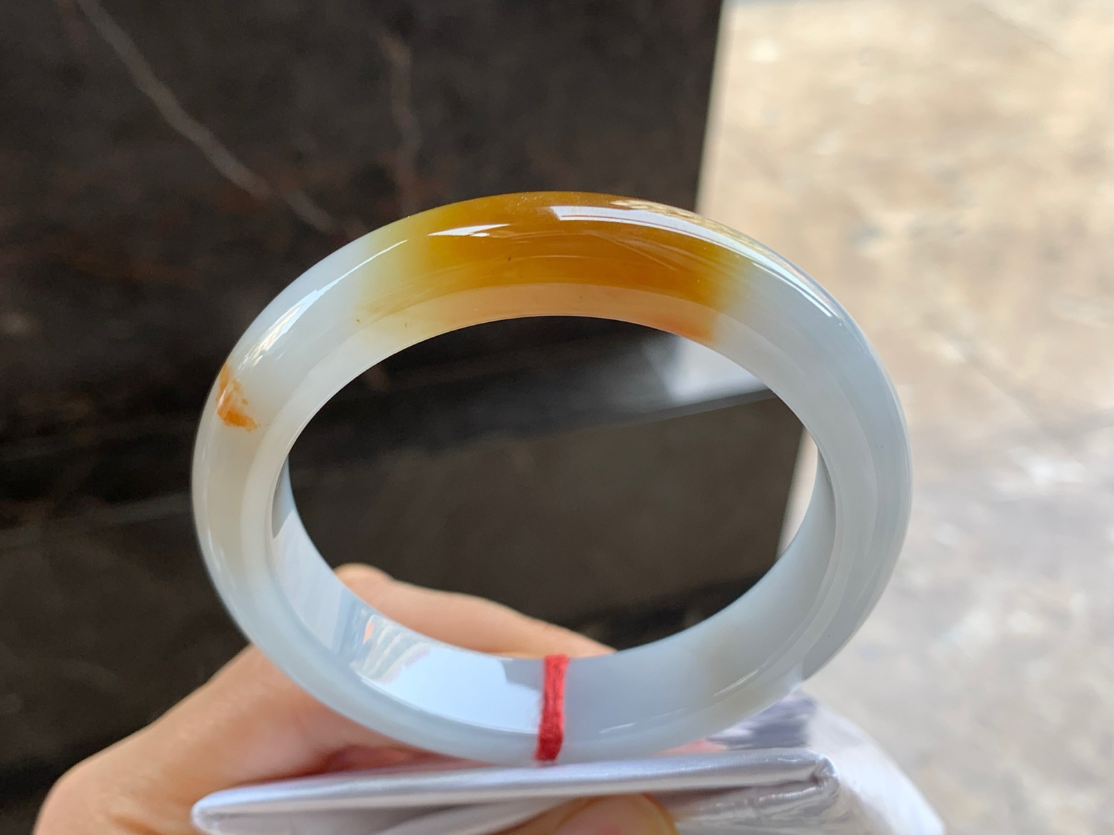 57.5-12.7-8.8

黄翡手镯^_^玉质温润