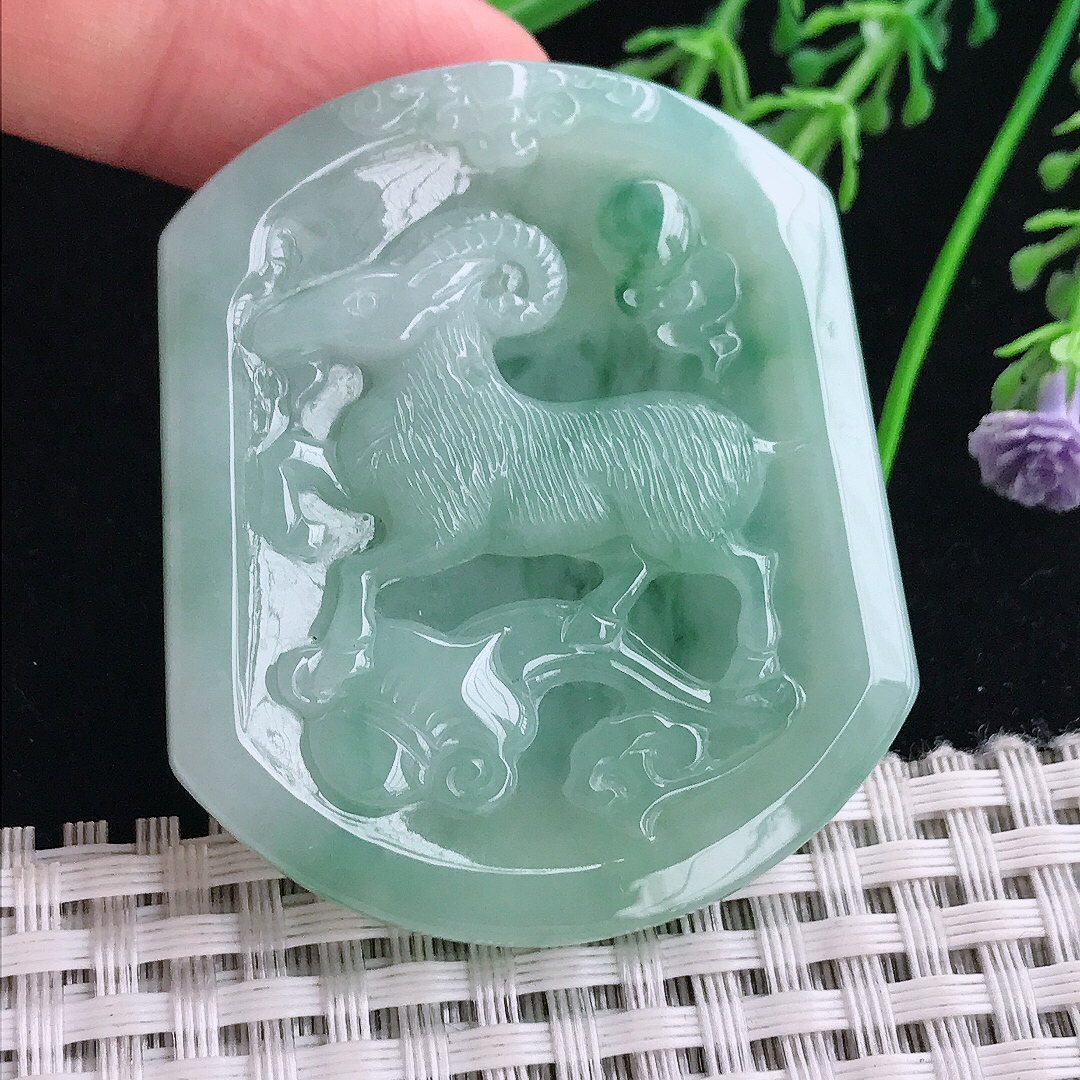 实拍A货翡翠50.5/43/5.6老坑冰润起胶冰晴生肖羊吊坠翡翠玉牌挂件