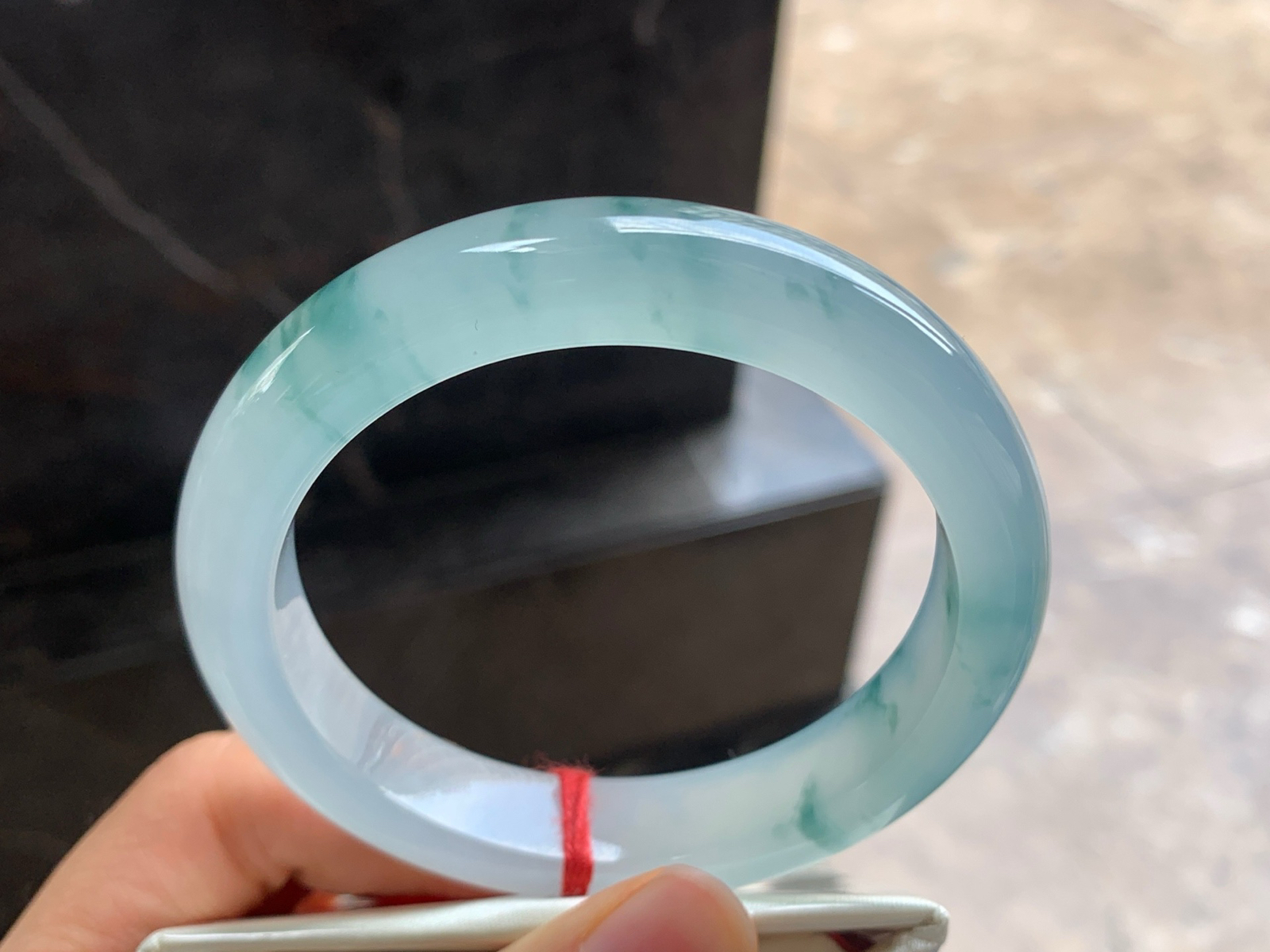 57.5-12.5-9mm

蓝花手镯^_^水润