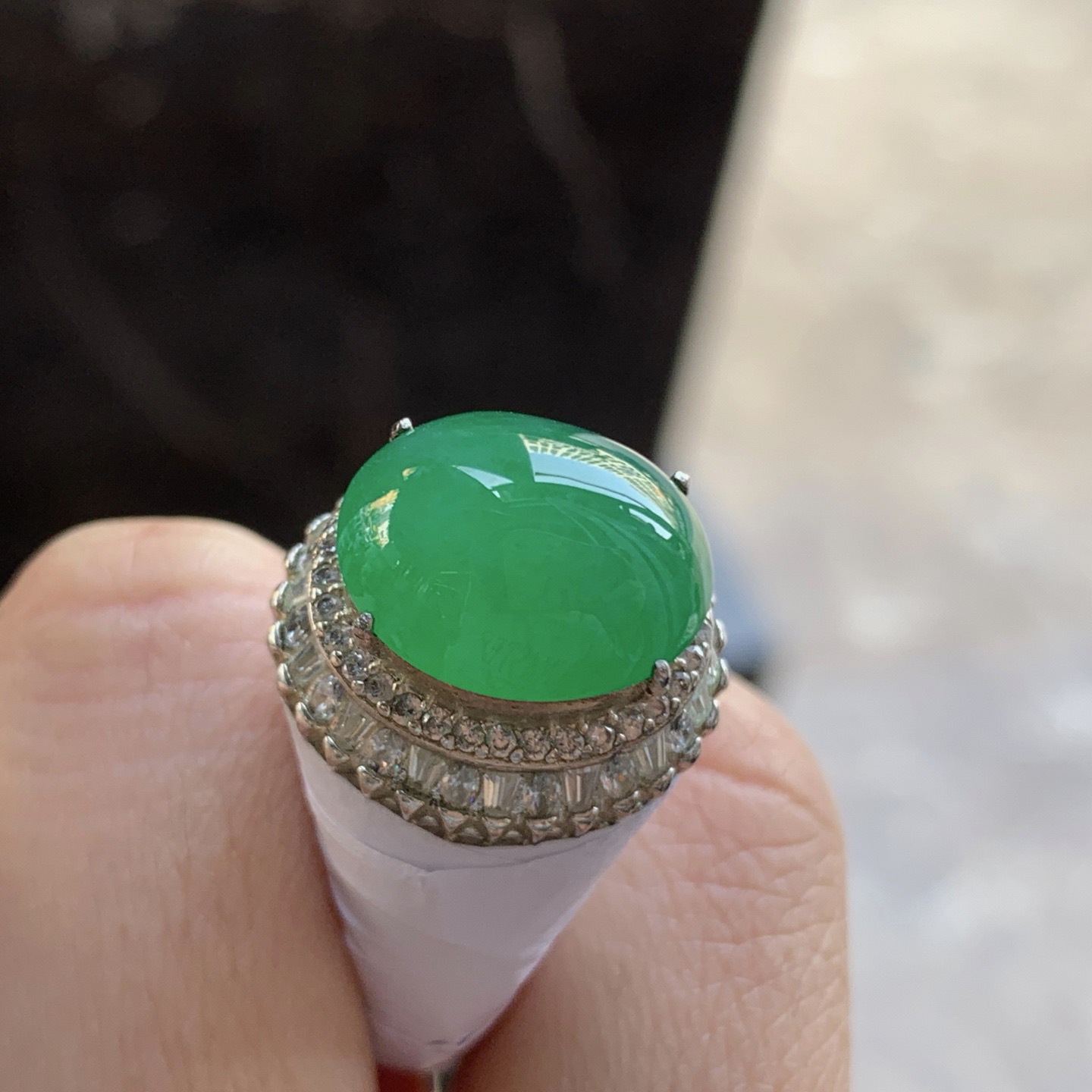 阳绿色戒面^_^色阳 玉质温润