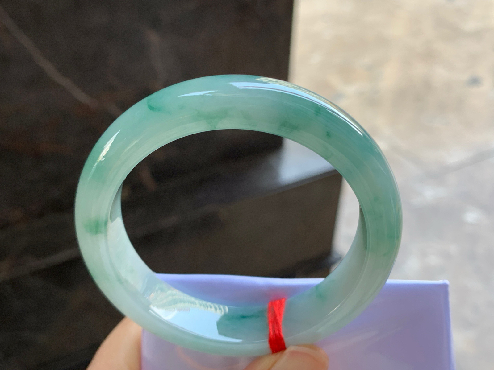 53.5-13.2-8.5

飘花手镯^_^玉质温润