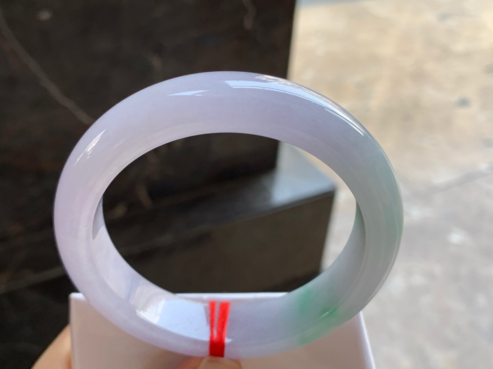 60.5-15.3-9.5

春带彩手镯^_^玉质温润 清新