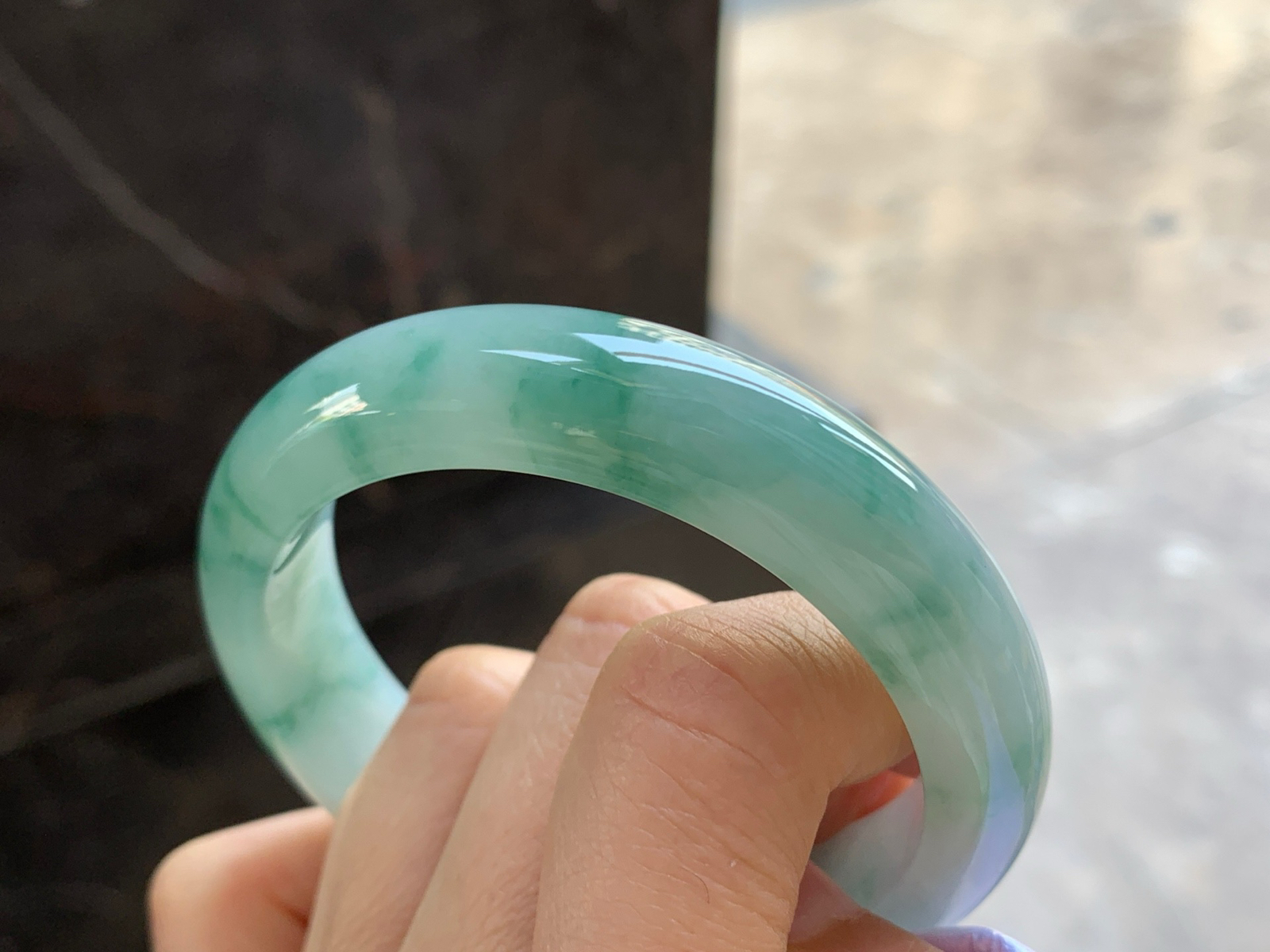 53.5-13.2-8.5

飘花手镯^_^玉质温润