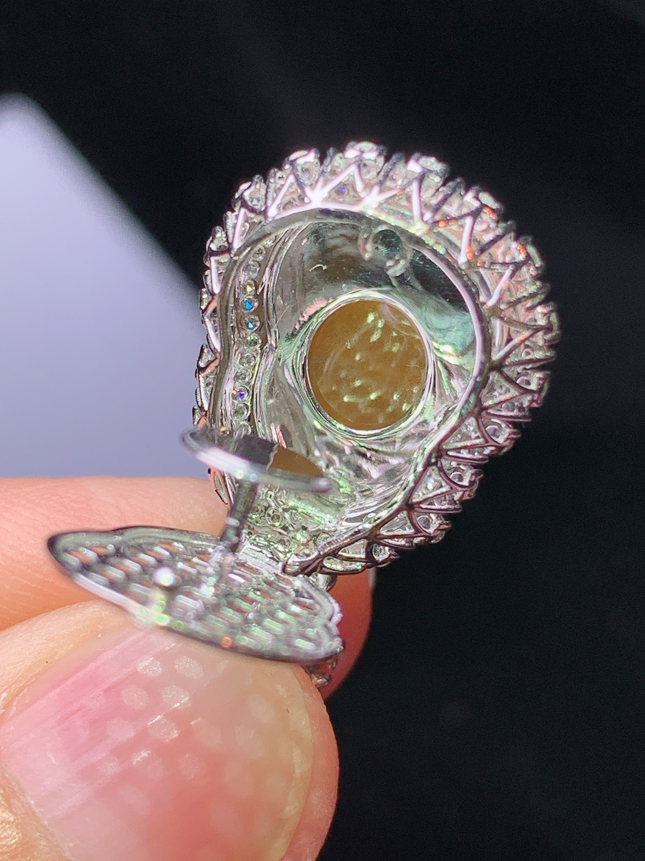 18k金钻镶嵌黄翡葫芦吊坠 玉质细腻 色泽艳丽清新 水润亮眼 整体尺寸27*15.5*9.8k1