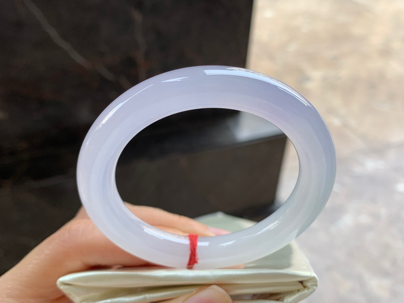 51-9.8

冰紫圆条手镯^_^荧光十足