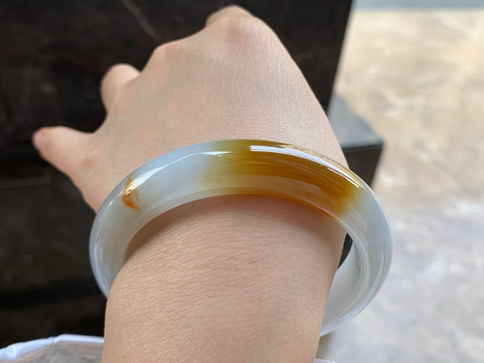 57.5-12.7-8.8

黄翡手镯^_^玉质温润