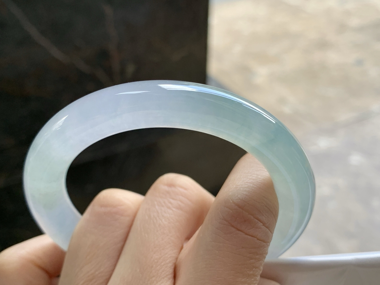 56.5-10.3

冰种圆条手镯^_^透亮