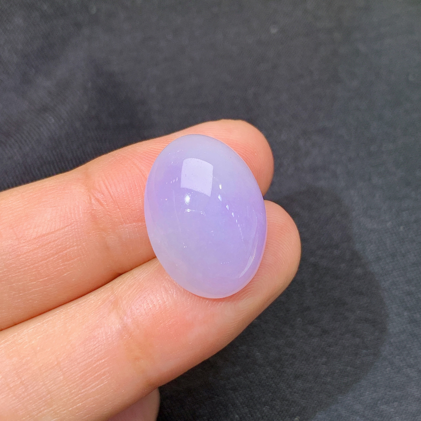 紫罗兰蛋面，冰润鲜艳，玉质细腻，种水足，Xm  尺寸18.6*13.9*7.7