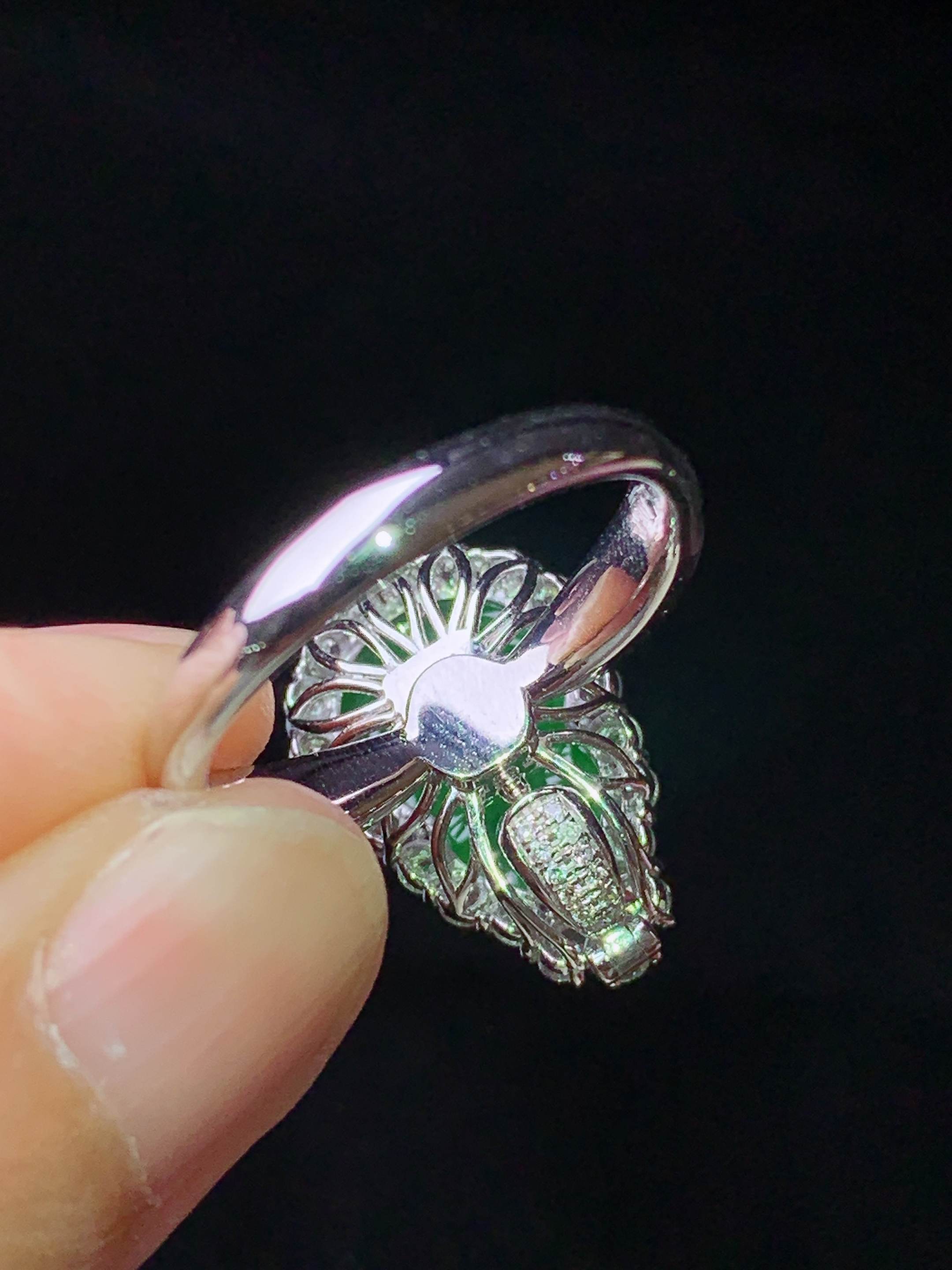 18k金钻镶嵌翠绿葫芦戒指吊坠两用款 玉质细腻 色泽艳丽清新 水润亮眼 圈口14.5 整体尺寸23.8*12.5*10.8m5