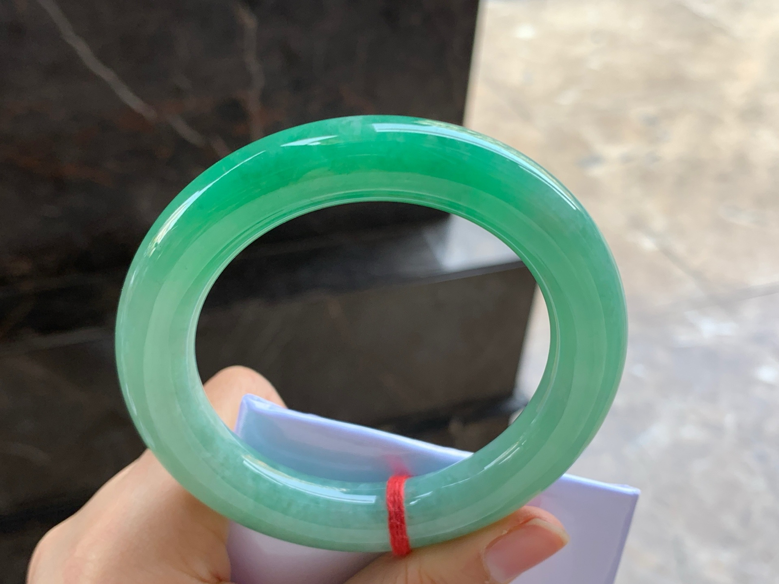 56.5-11.6

绿色圆条手镯^_^鲜艳 浓郁