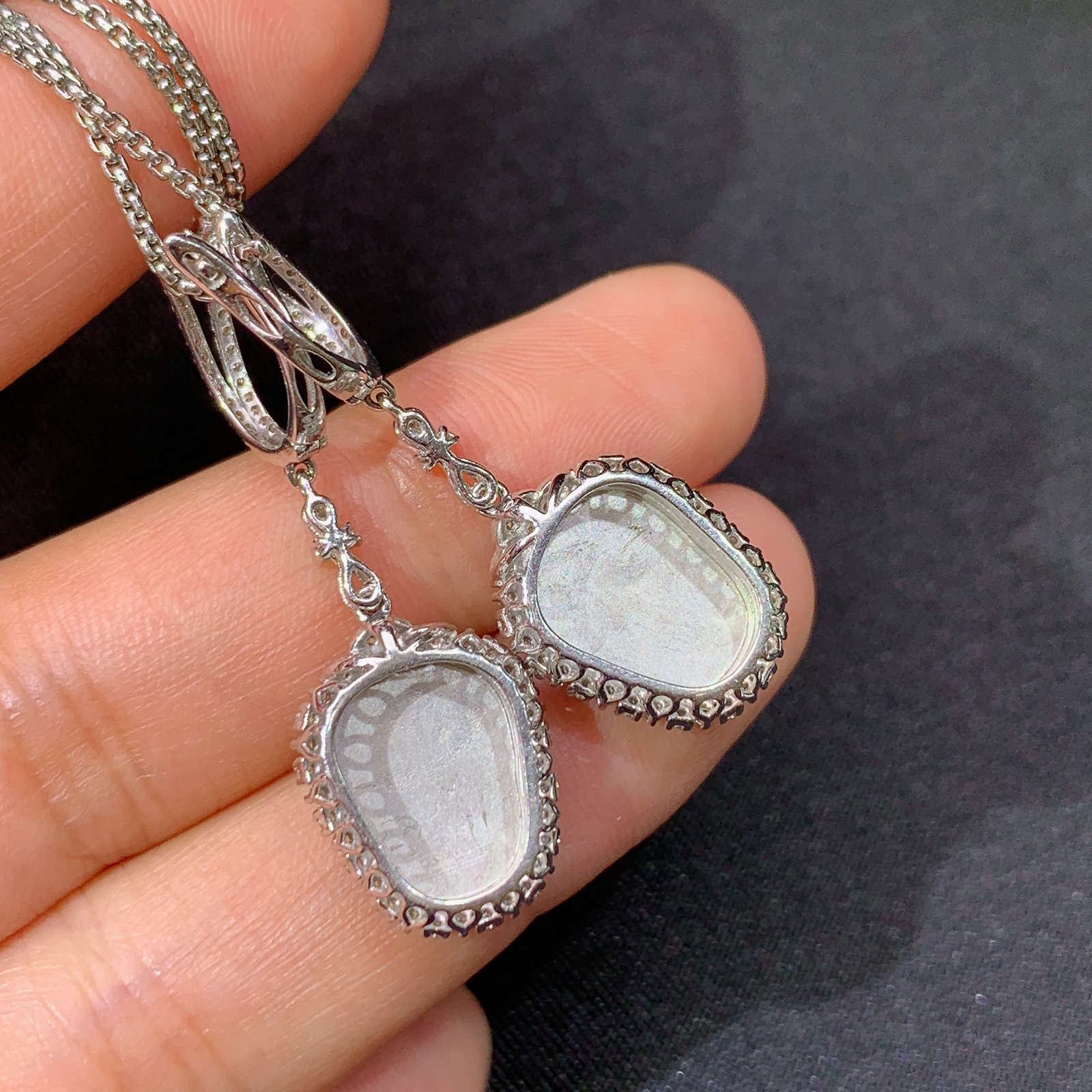 冰阳绿树叶耳坠，18k金镶嵌，款式新颖，冰润色阳，种水足，Dgj 尺寸11.6*8.9*2