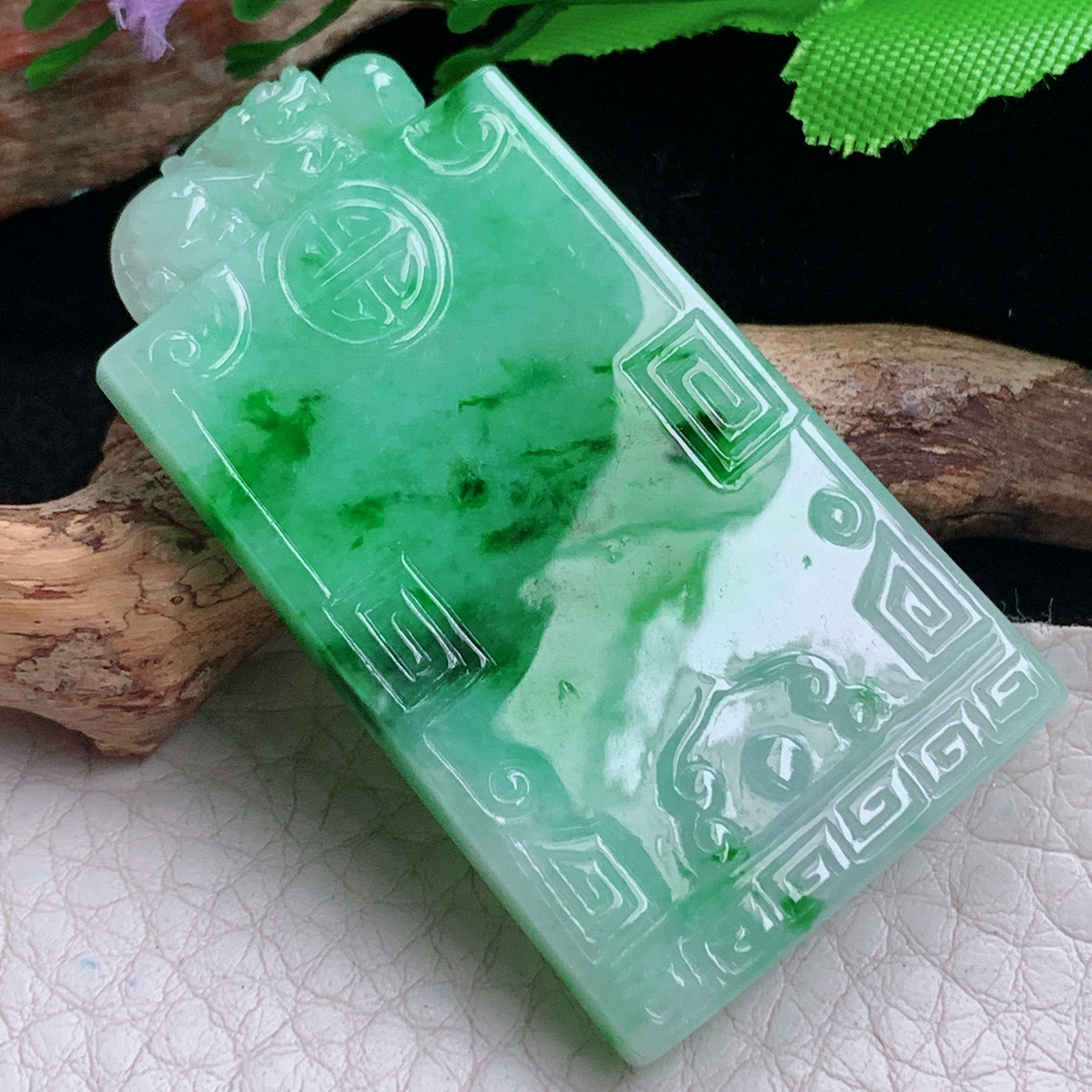 ktj实拍49.3*28.3*5.8天然缅甸翡翠飘阳绿平安无事牌吊坠四六牌男款素牌