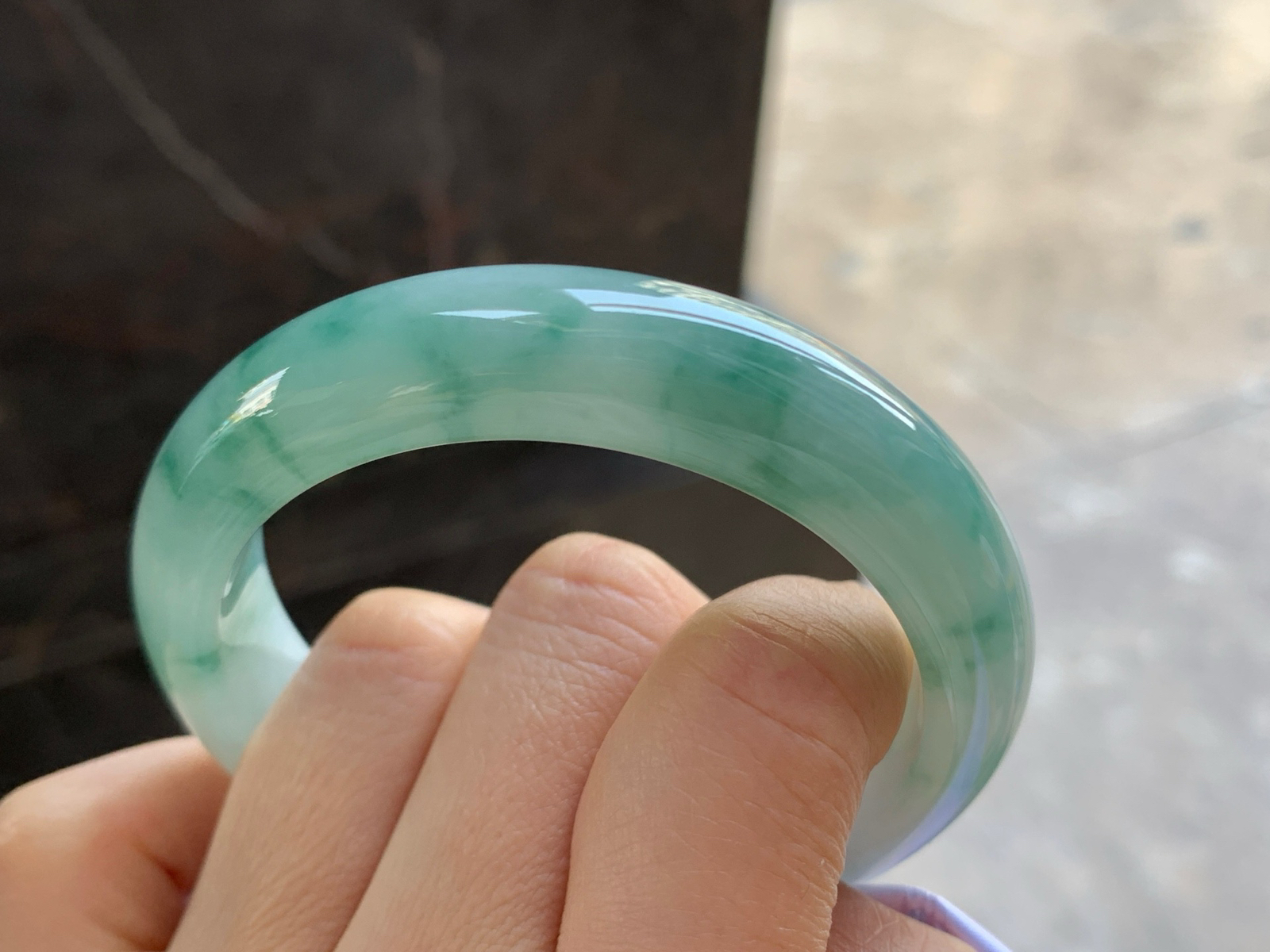 53.5-13.2-8.5

飘花手镯^_^玉质温润