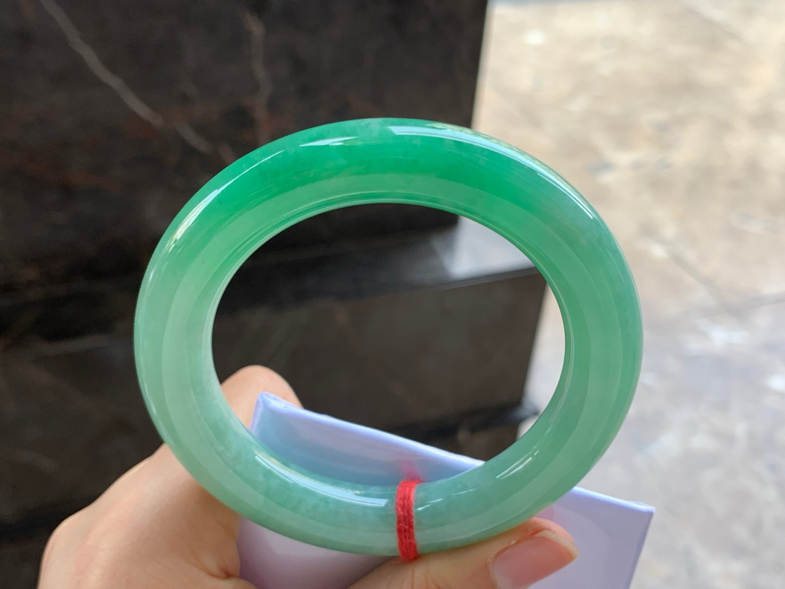 56.5-11.6

绿色圆条手镯^_^鲜艳 浓郁