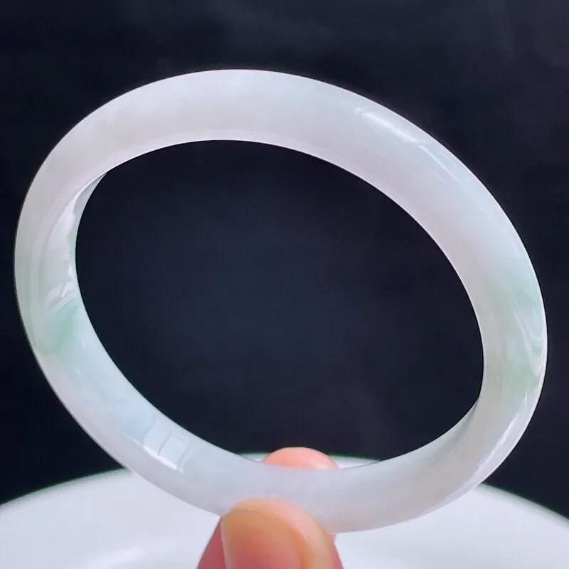 56.5圈有种有色天然翡翠A货飘绿贵妃手镯好种水水润手镯26.74g