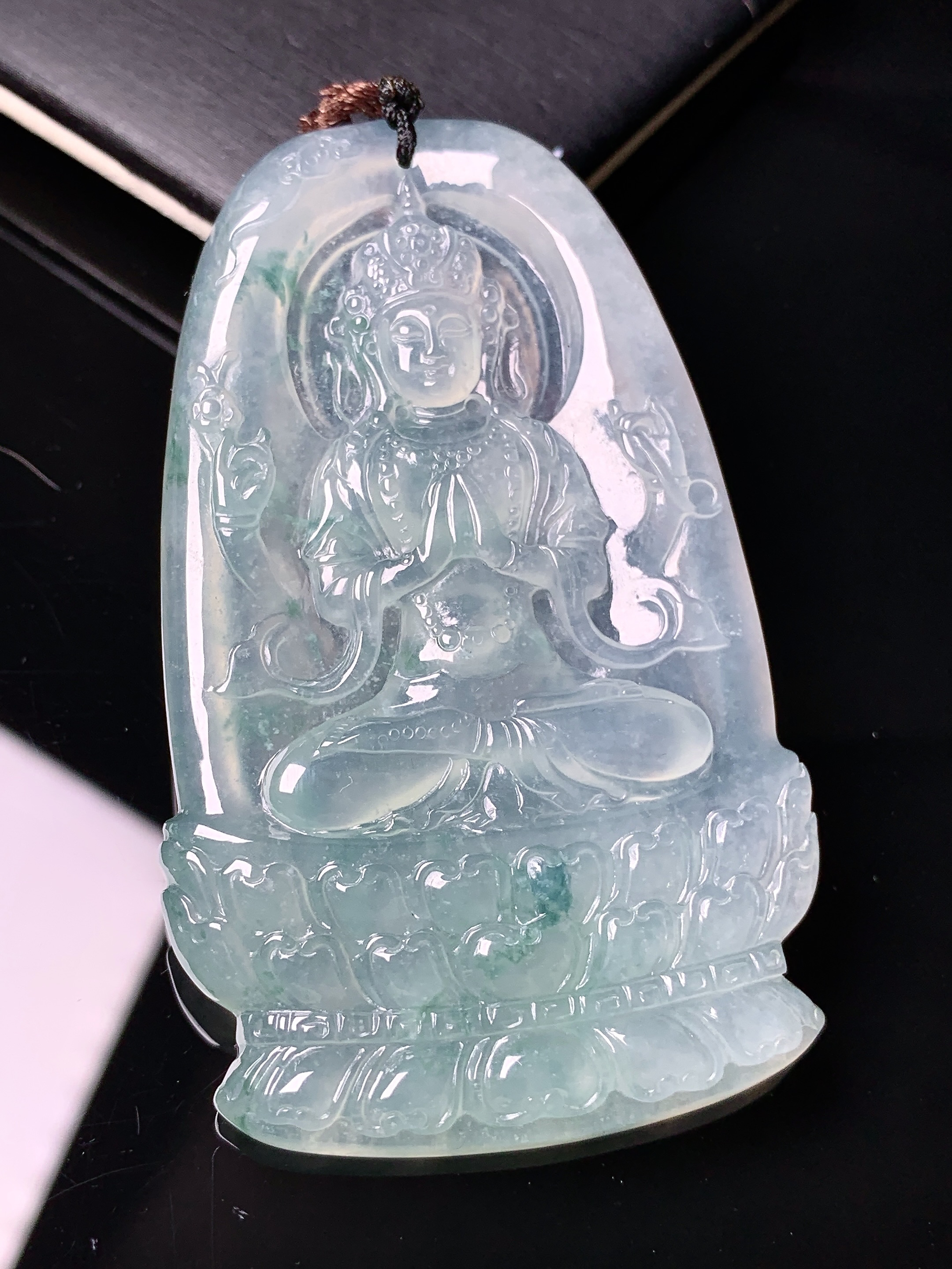 冰种度母观音菩萨吊坠 玉质细腻 色泽艳丽清新 水润亮眼 整体尺寸66.3*40*5.8b2
