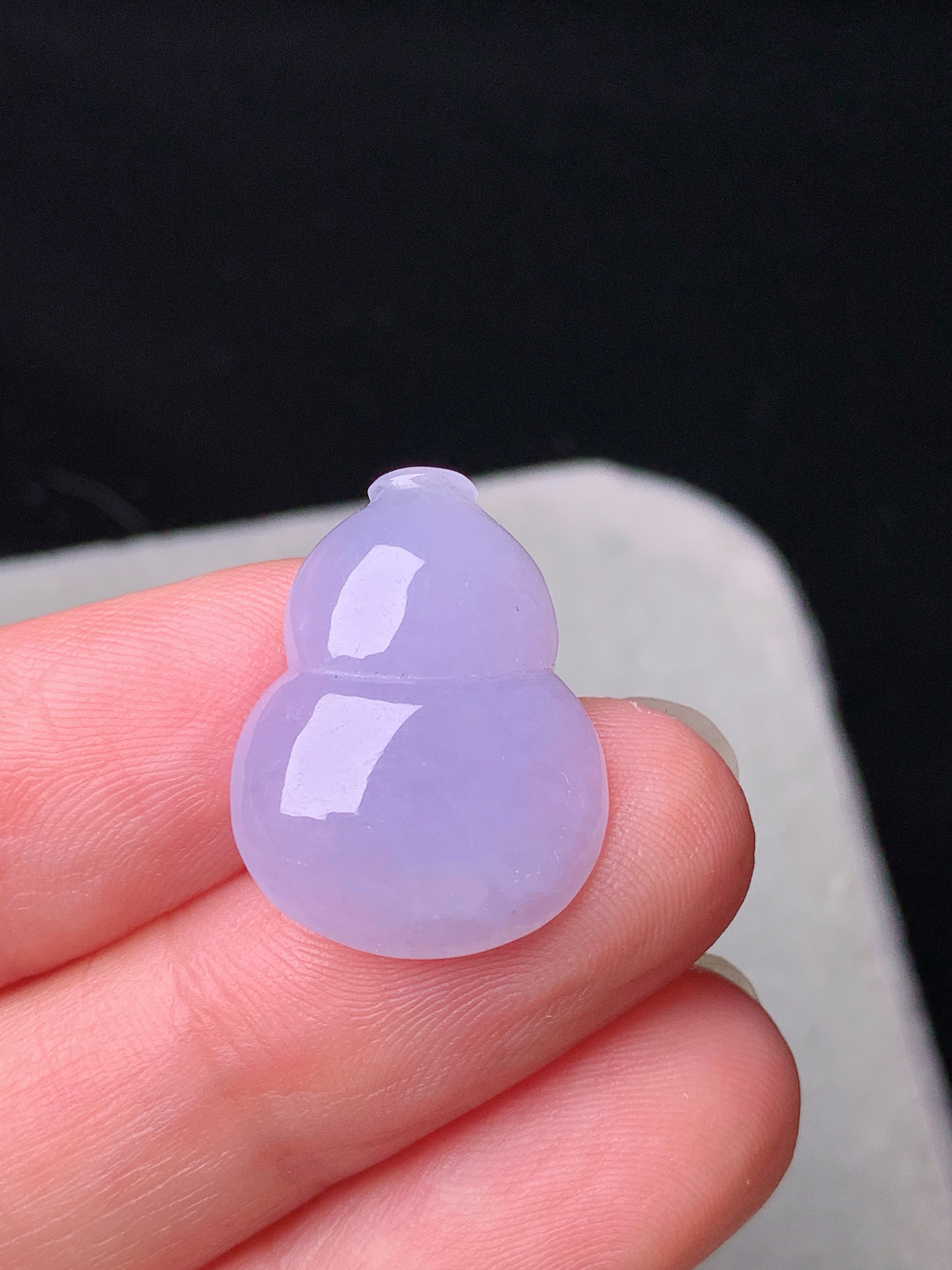 镶嵌款 紫罗兰葫芦吊坠 玉质细腻 色泽艳丽清新 水润亮眼 整体尺寸20.6*15.5*5.2t5