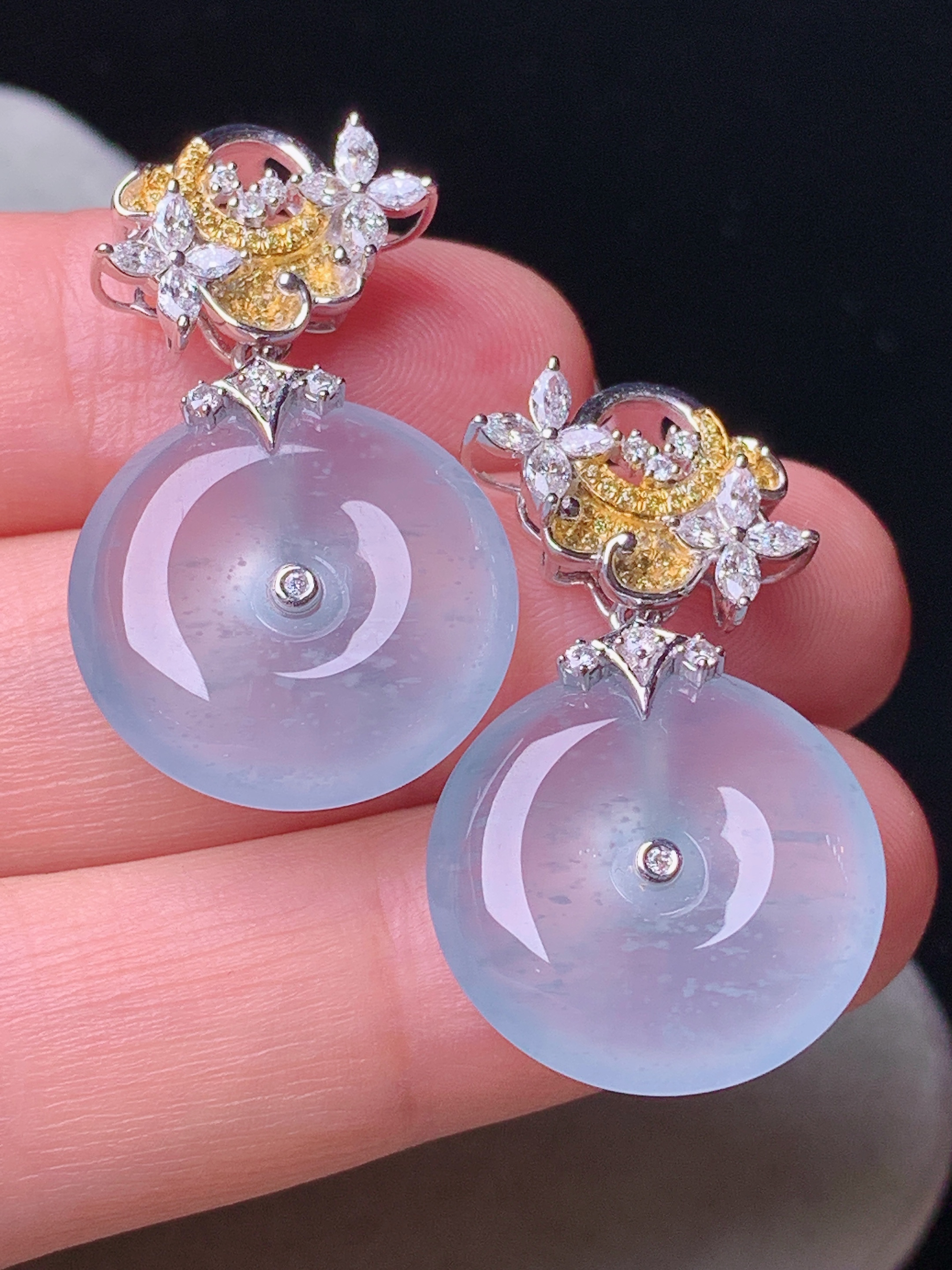 18k金钻镶嵌冰种浅蓝平安扣耳坠吊坠两用款玉质细腻 色泽艳丽清新 水润亮眼 整体尺寸42*18*5.6m5