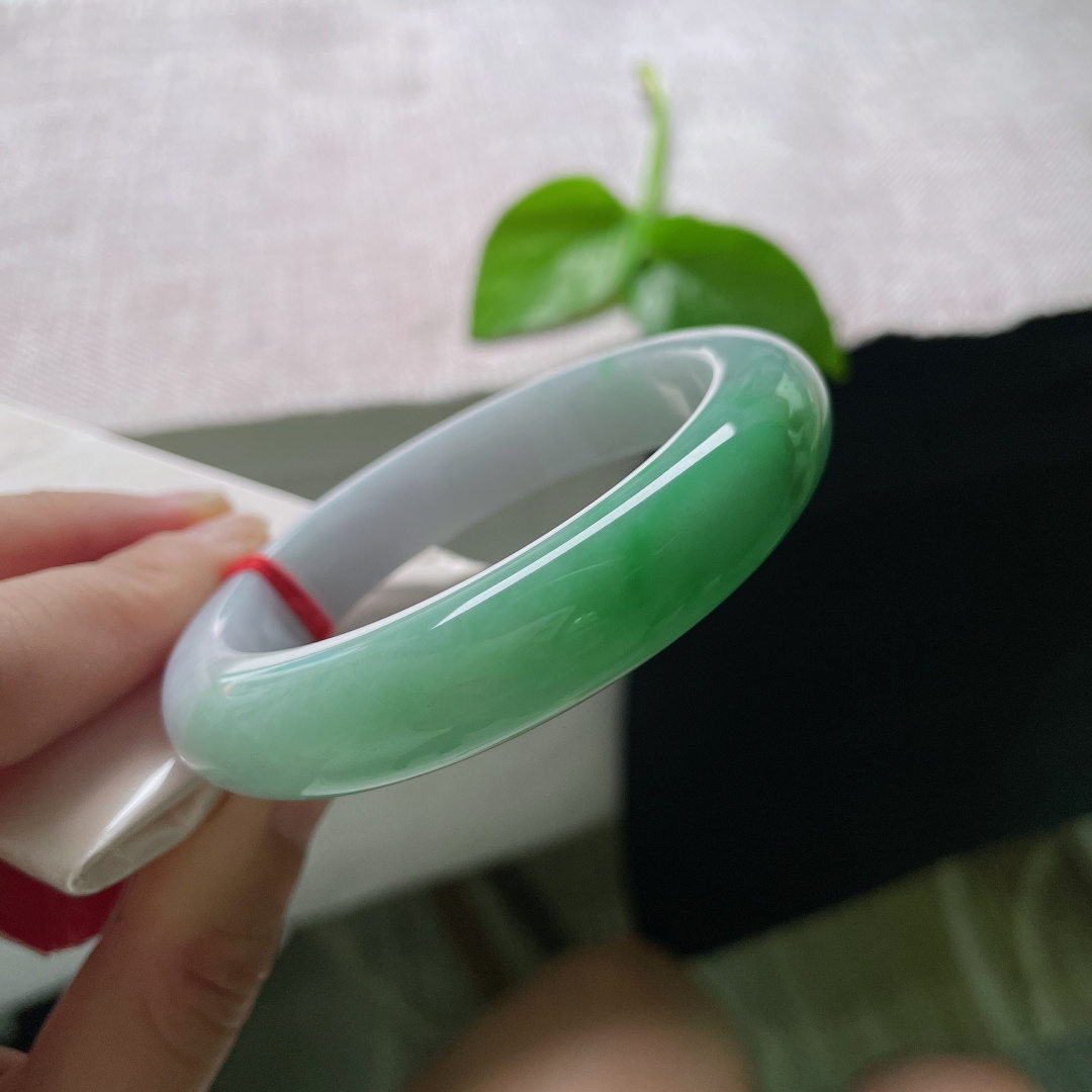 56.7/12.8/9.5绿底正圈，水润细腻，青山绿水，意境感，婉间风华，贵气，ss48799a